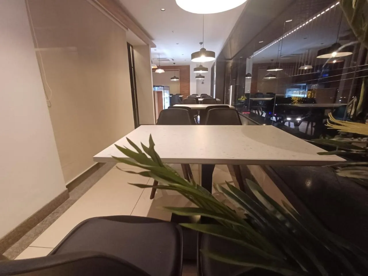 Restaurant/places to eat in Hotel Raai Hosur