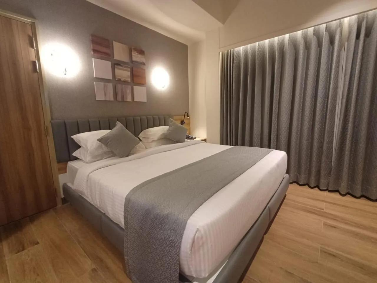 Bed in Hotel Raai Hosur