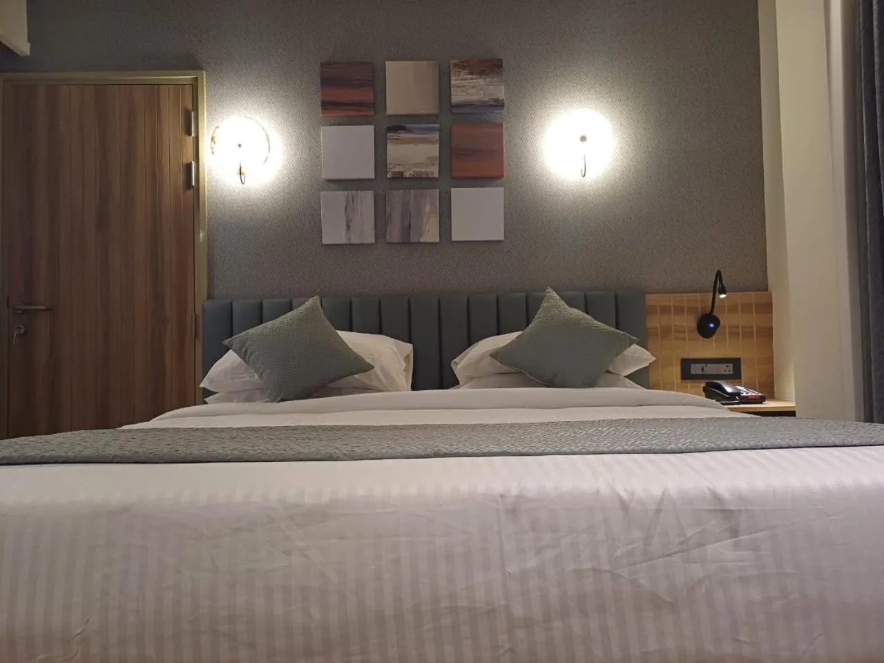 Bed in Hotel Raai Hosur