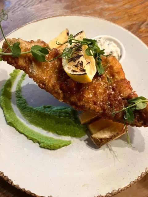 Restaurant/places to eat in Sign of the Angel