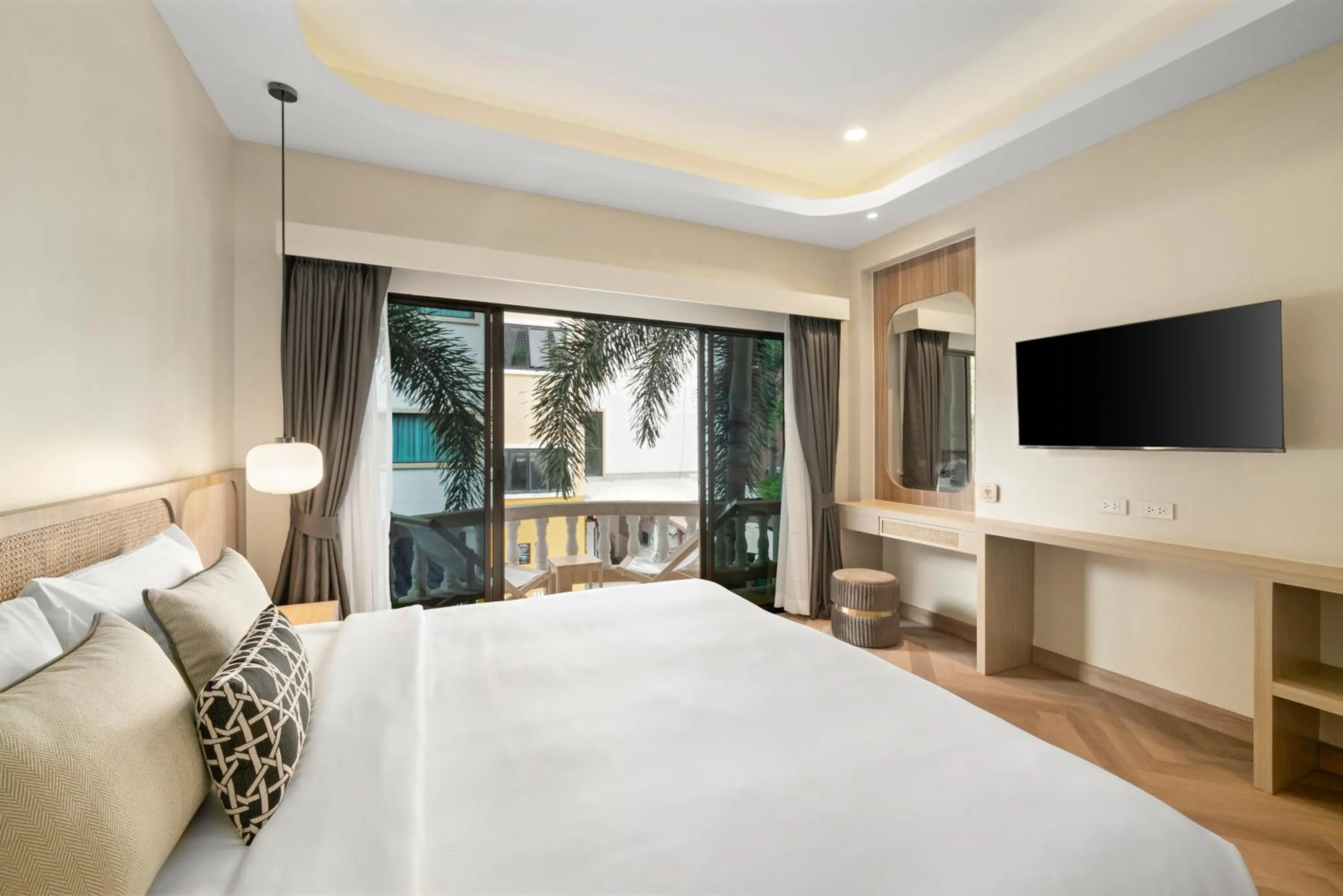 TV and multimedia, Bed in Buasri Boutique Patong
