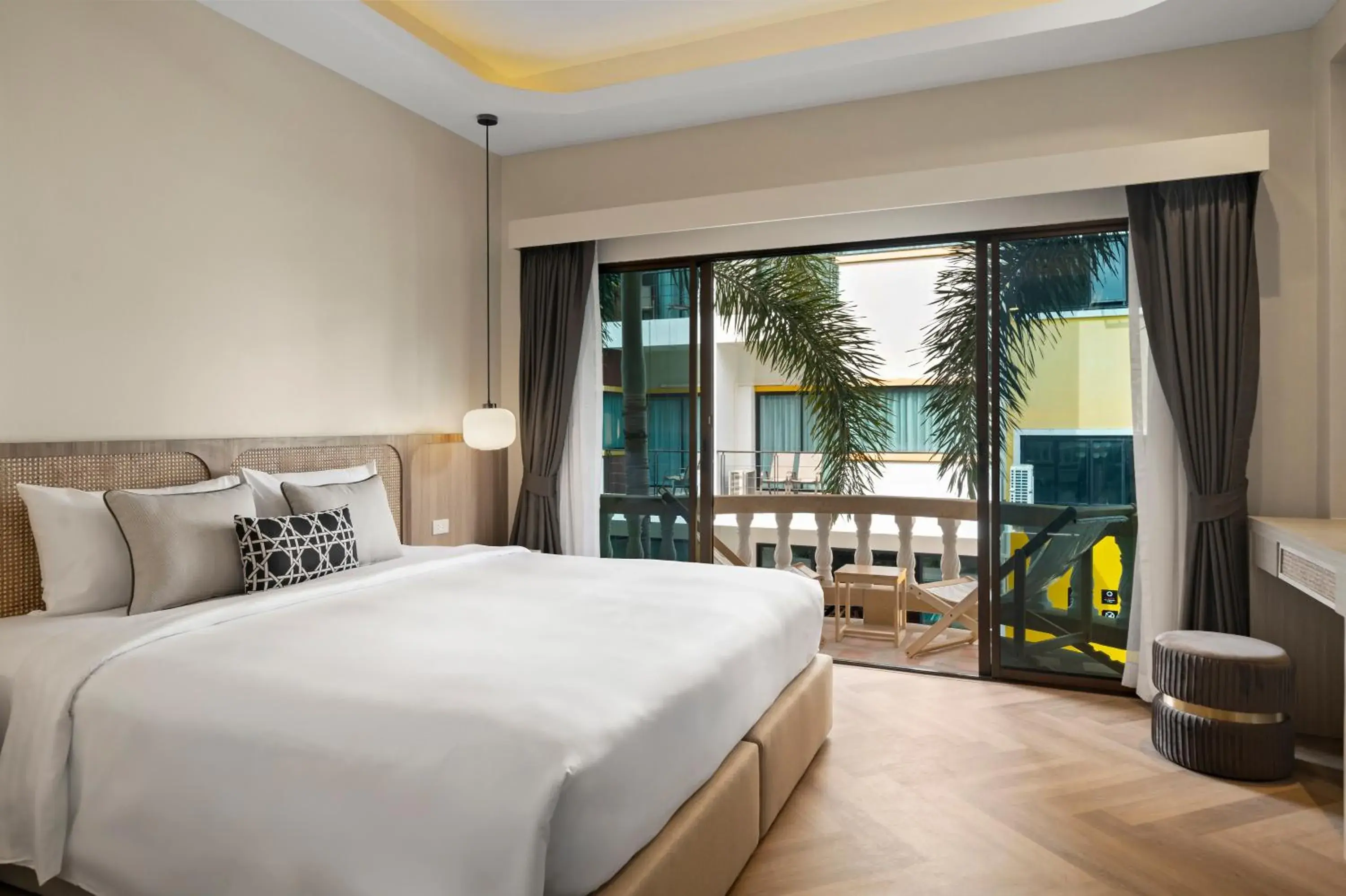 Deluxe Room with Pool View - No Elevator in Buasri Boutique Patong Deluxe Room with Pool View - No Elevator in Buasri Boutique Patong