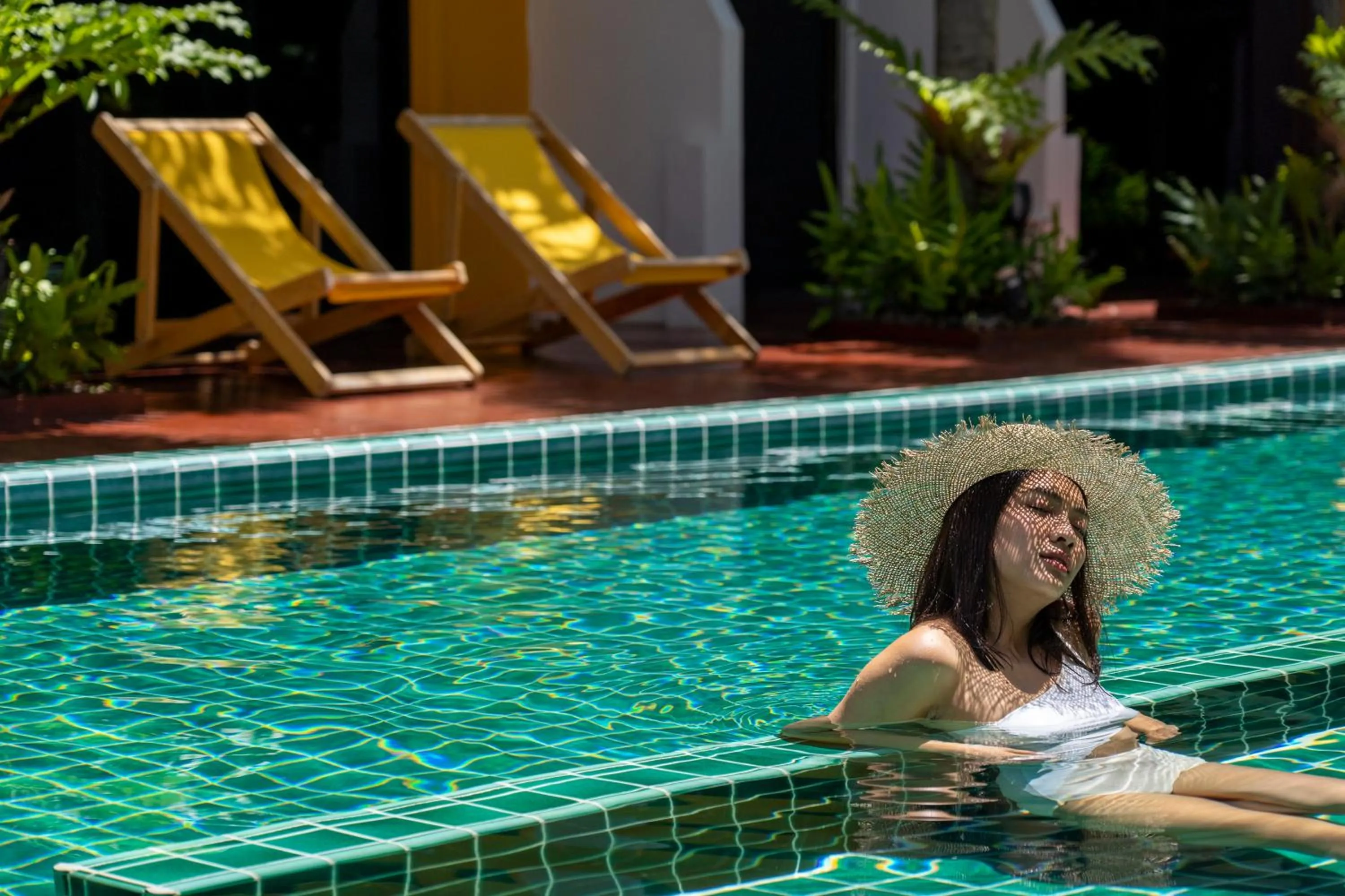 Swimming pool in Buasri Boutique Patong
