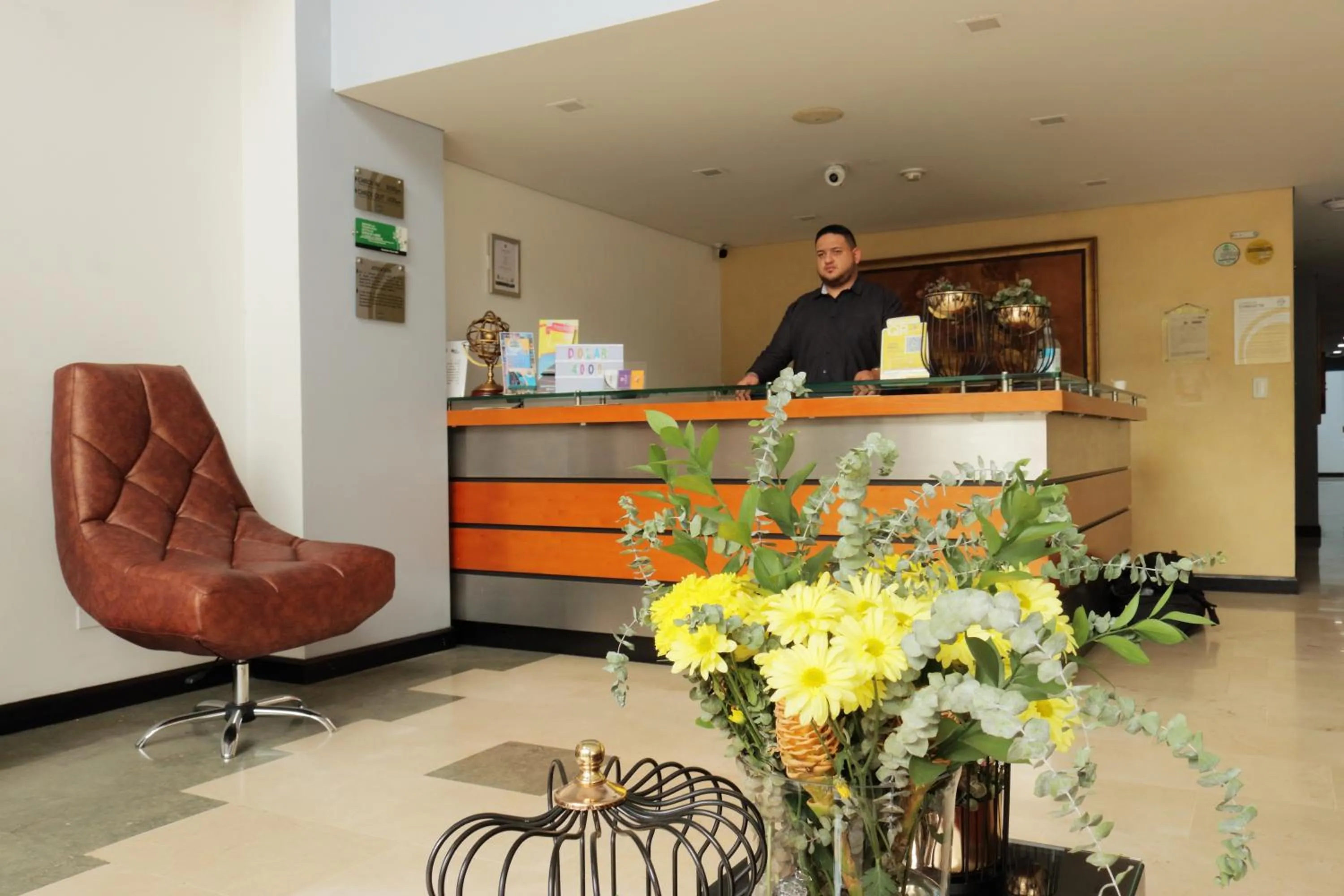 Lobby or reception in Hotel Lleras 10