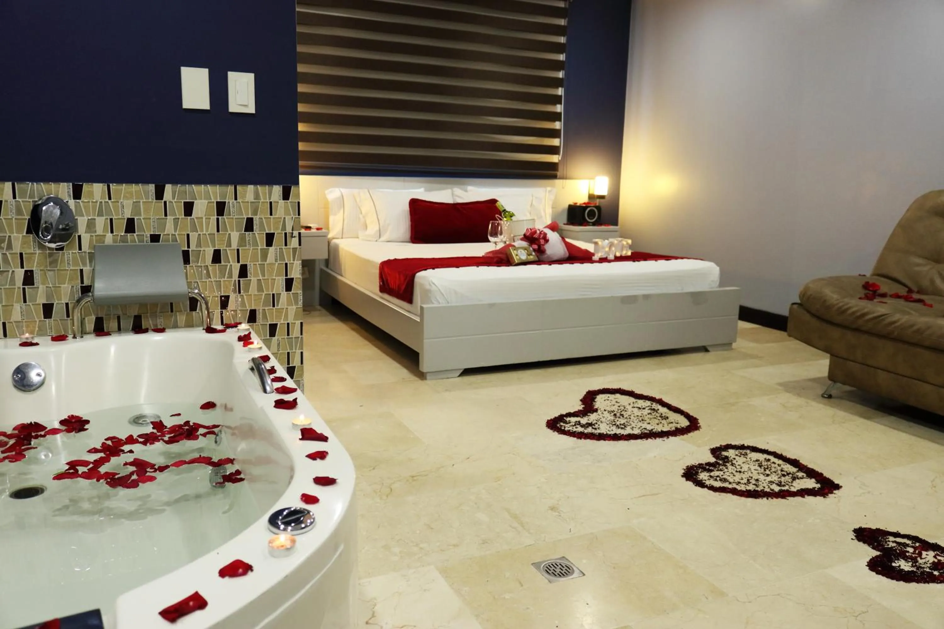 Photo of the whole room, Bed in Hotel Lleras 10