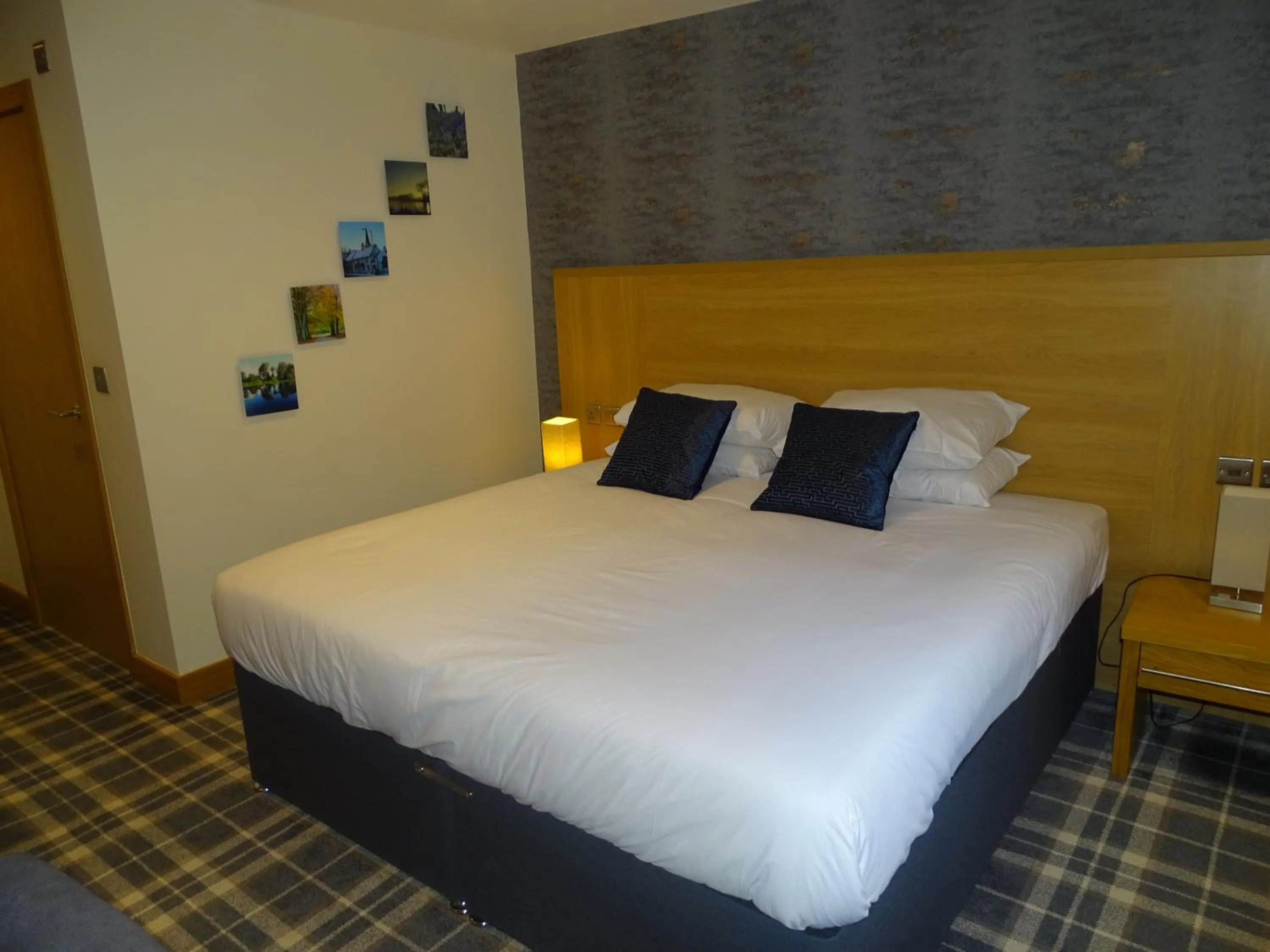 Bedroom, Bed in Oddfellows Hotel