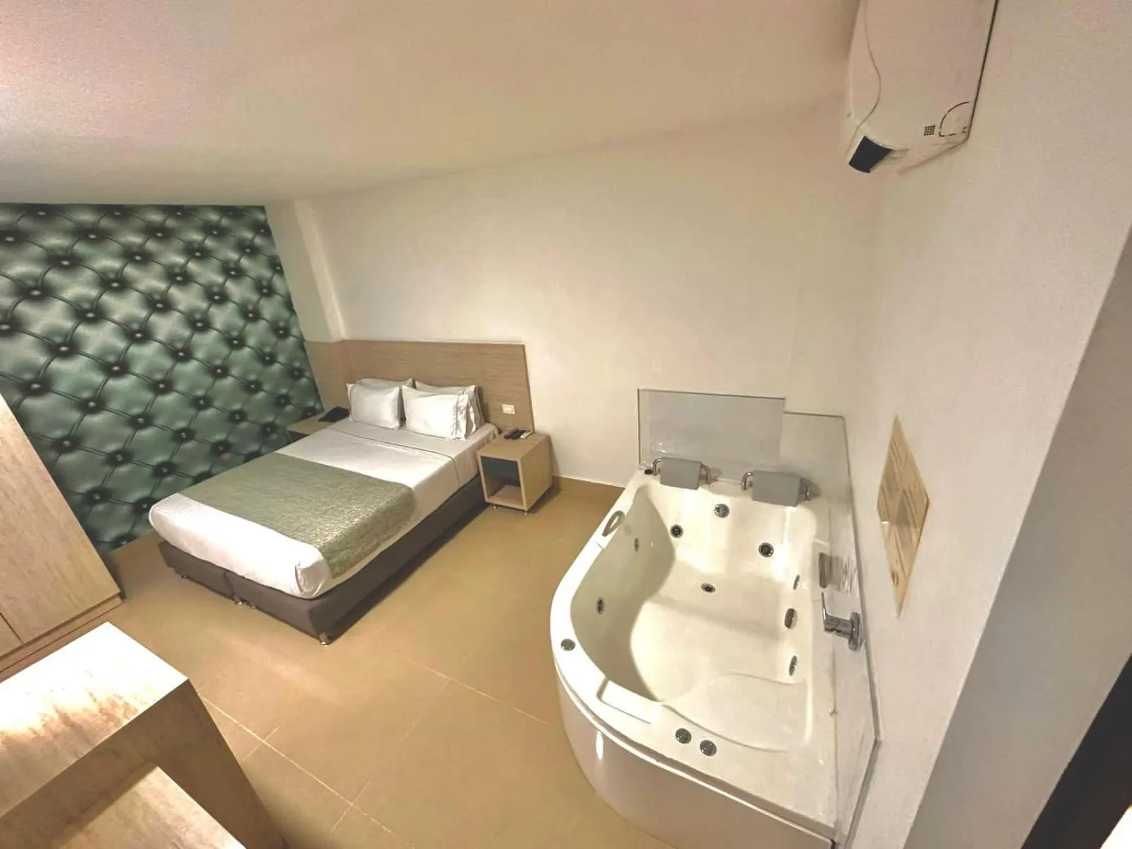 Hotel Lleras Express