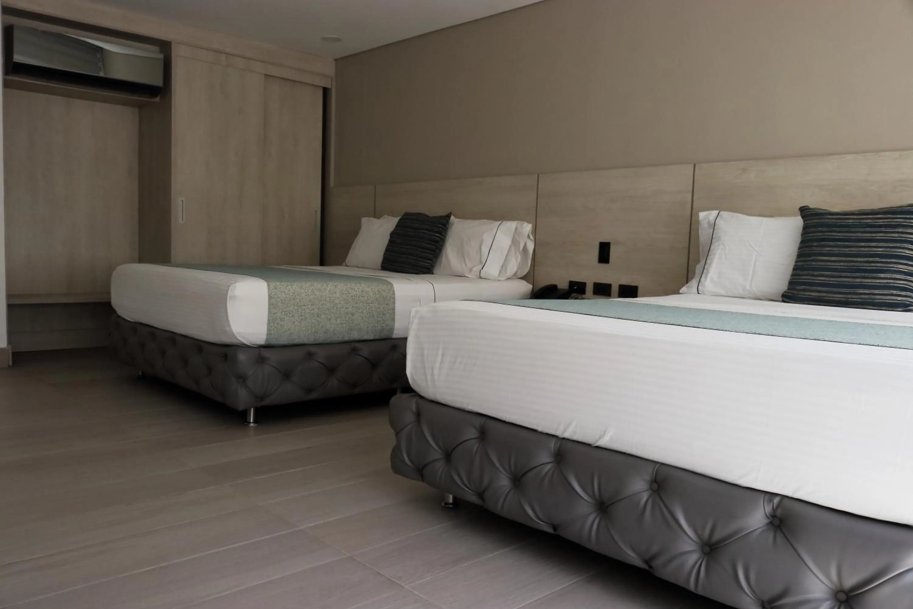 Photo of the whole room, Bed in Hotel Loup