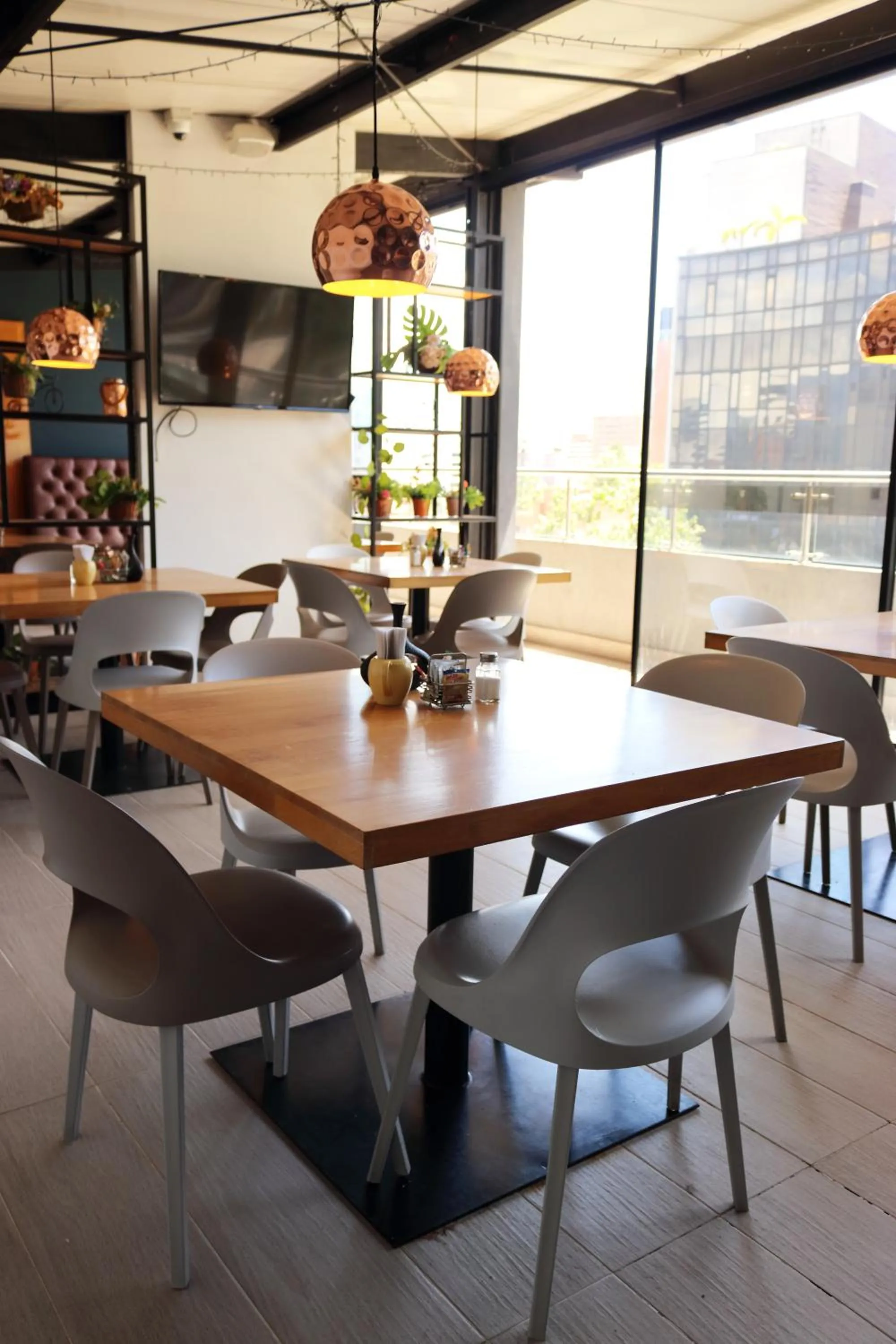 Restaurant/places to eat in Hotel Loup