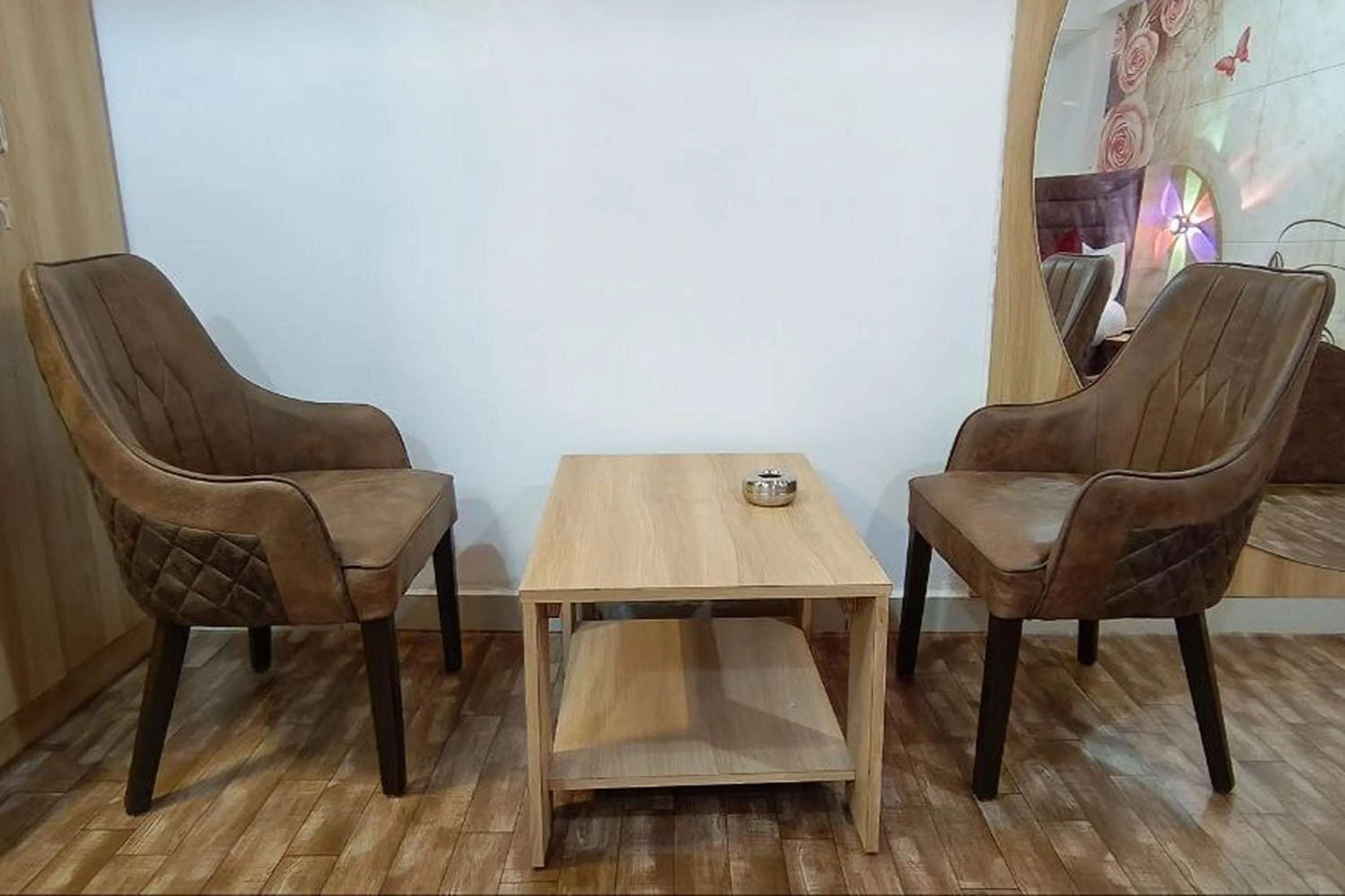 Seating area in Hotel Matrix Inn