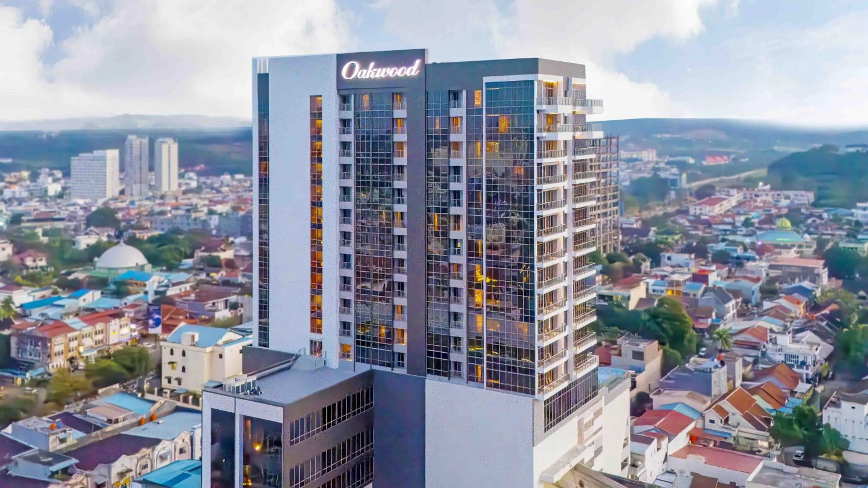 Property building in Oakwood Hotel & Apartments Grand Batam