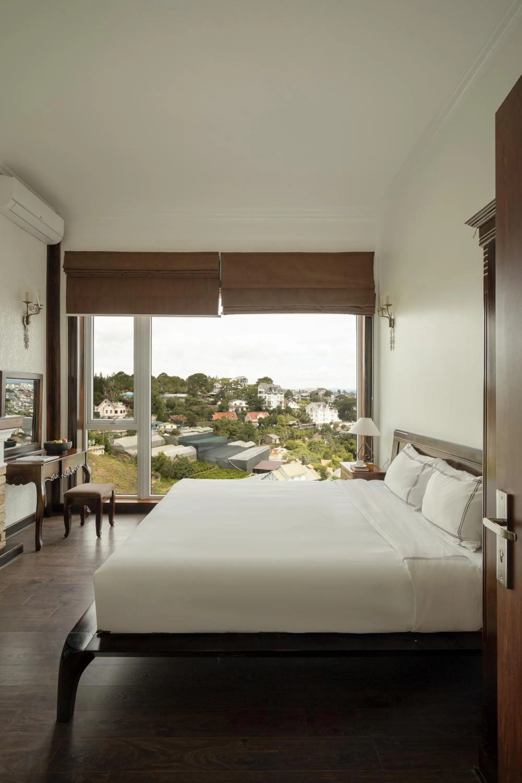 Bed in The Manor Villas Da Lat