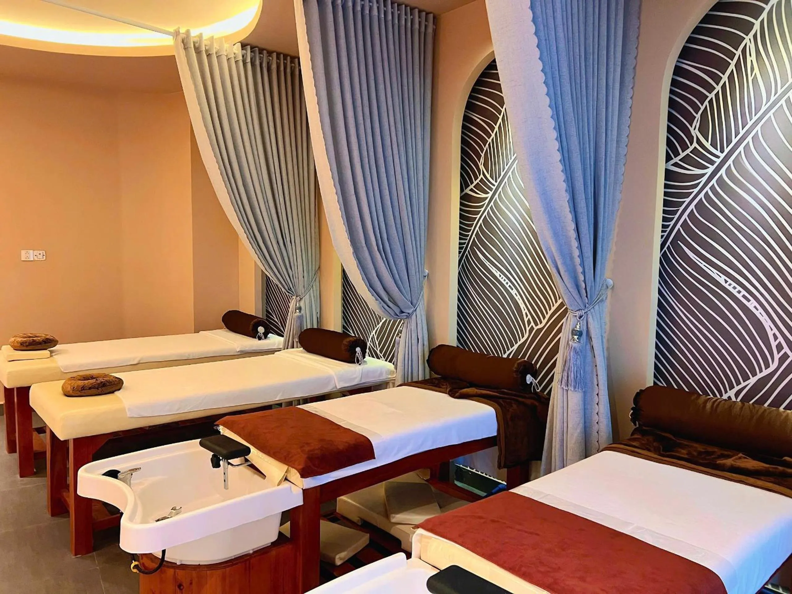 Spa and wellness centre/facilities in The Manor Villas Da Lat