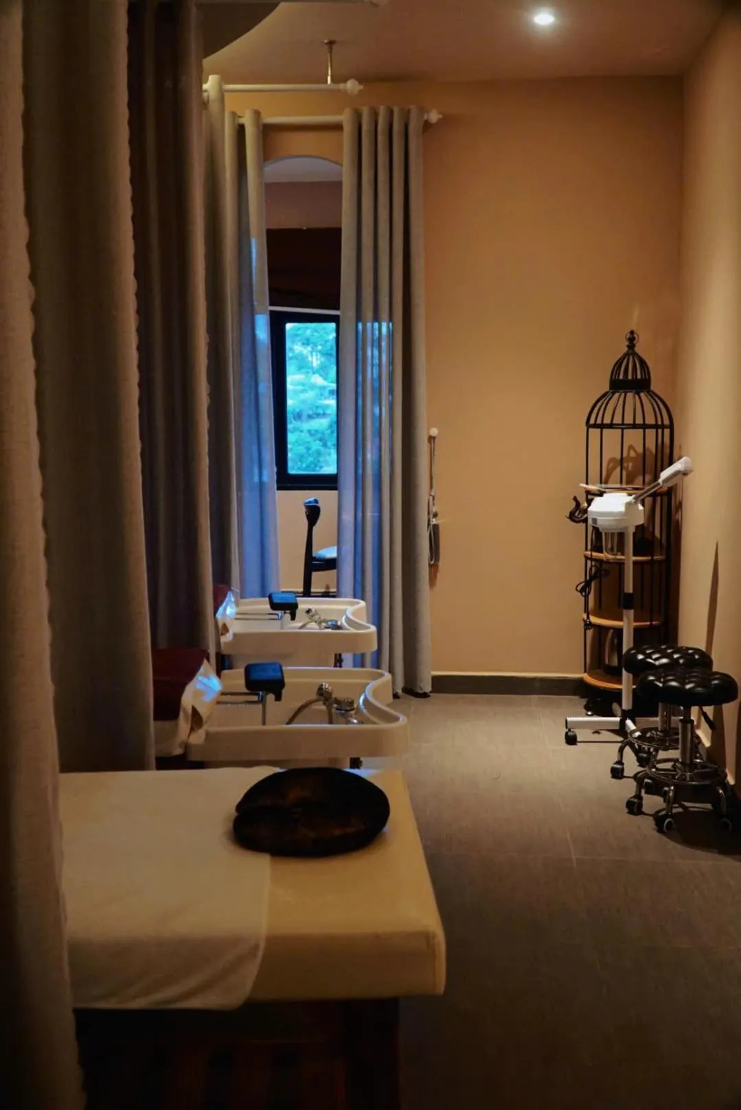 Spa and wellness centre/facilities in The Manor Villas Da Lat