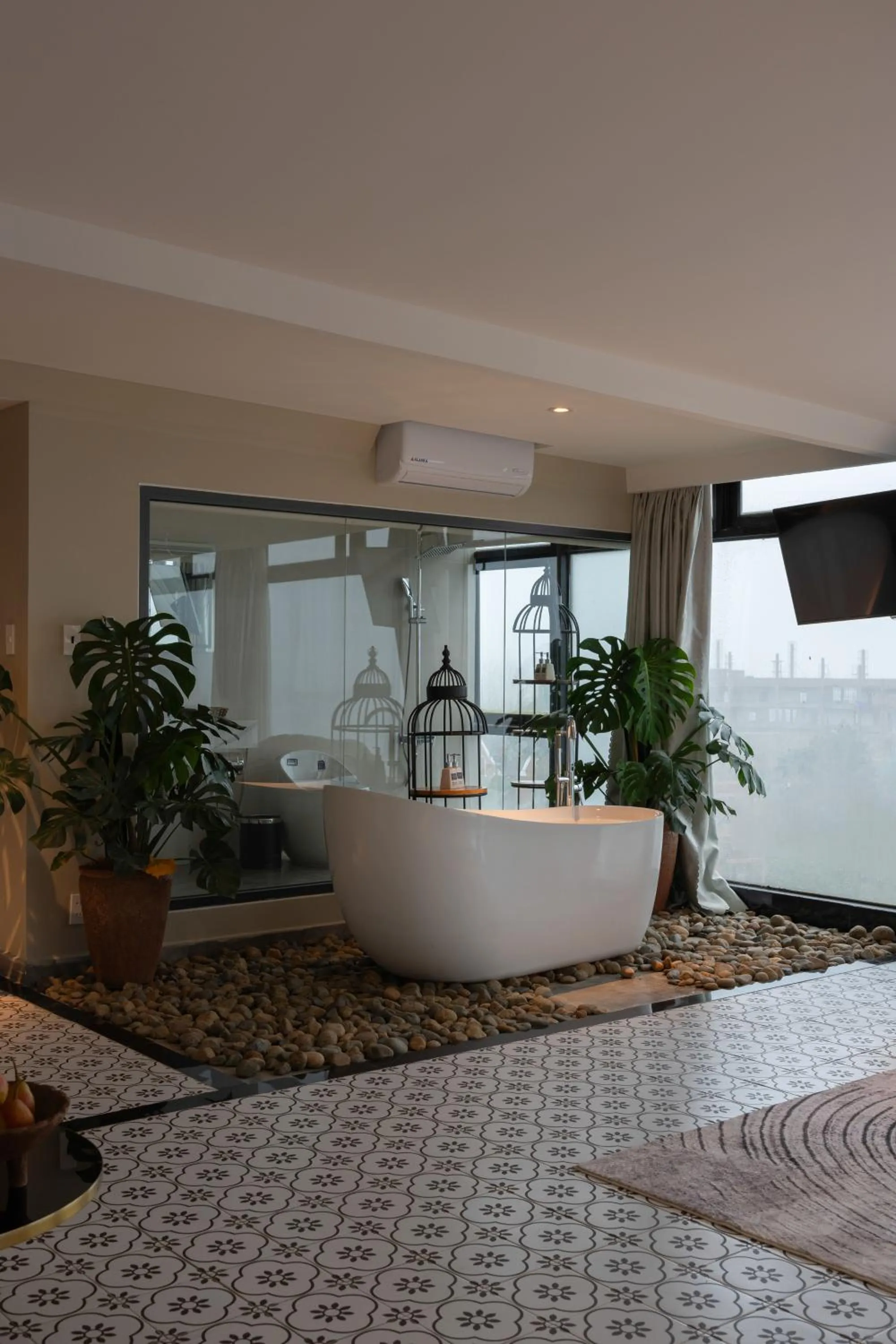 Hot Tub in The Manor Villas Da Lat