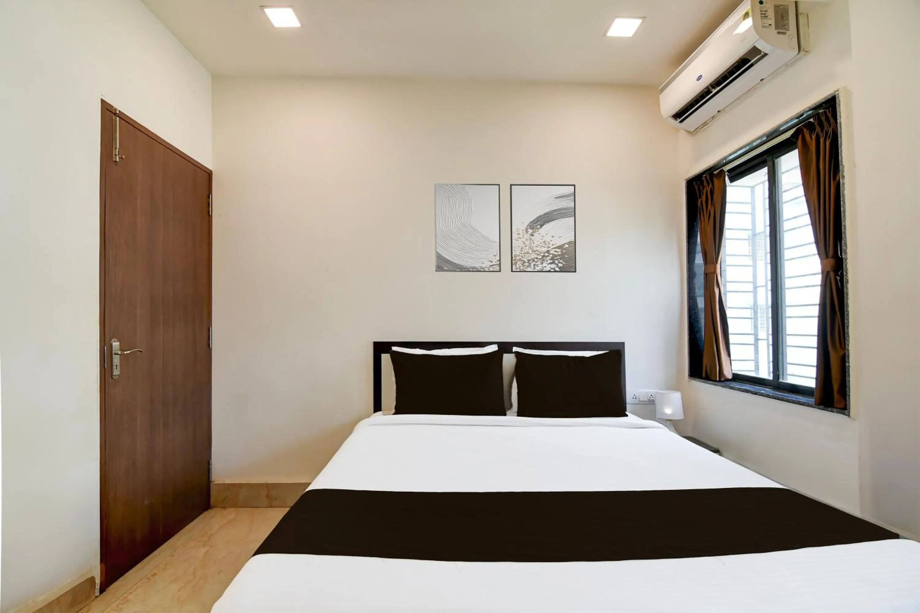 Bedroom, Bed in Super Collection O New Town AI Block