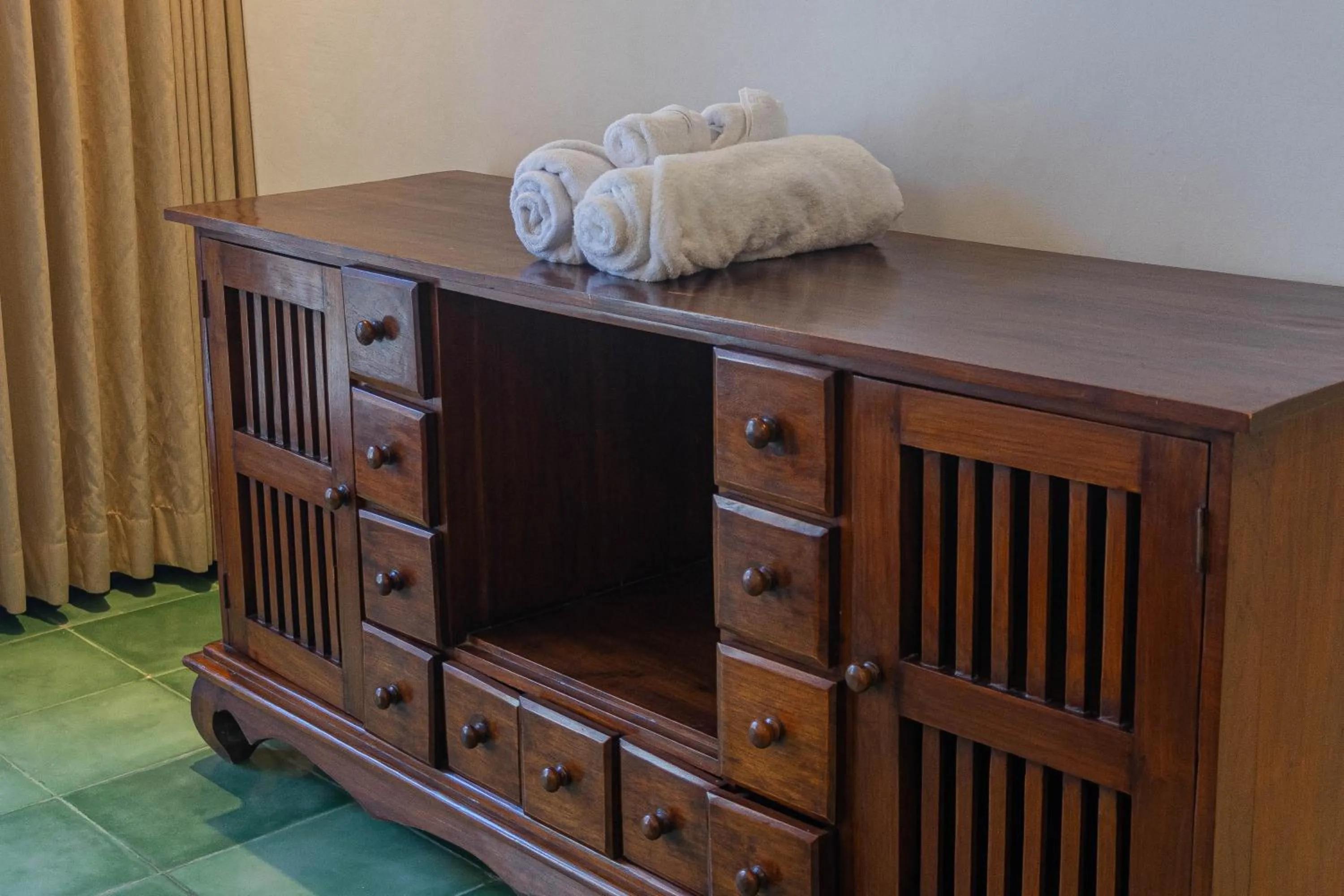 Bedroom, Bed in Lavender - Gumicik, Ketewel