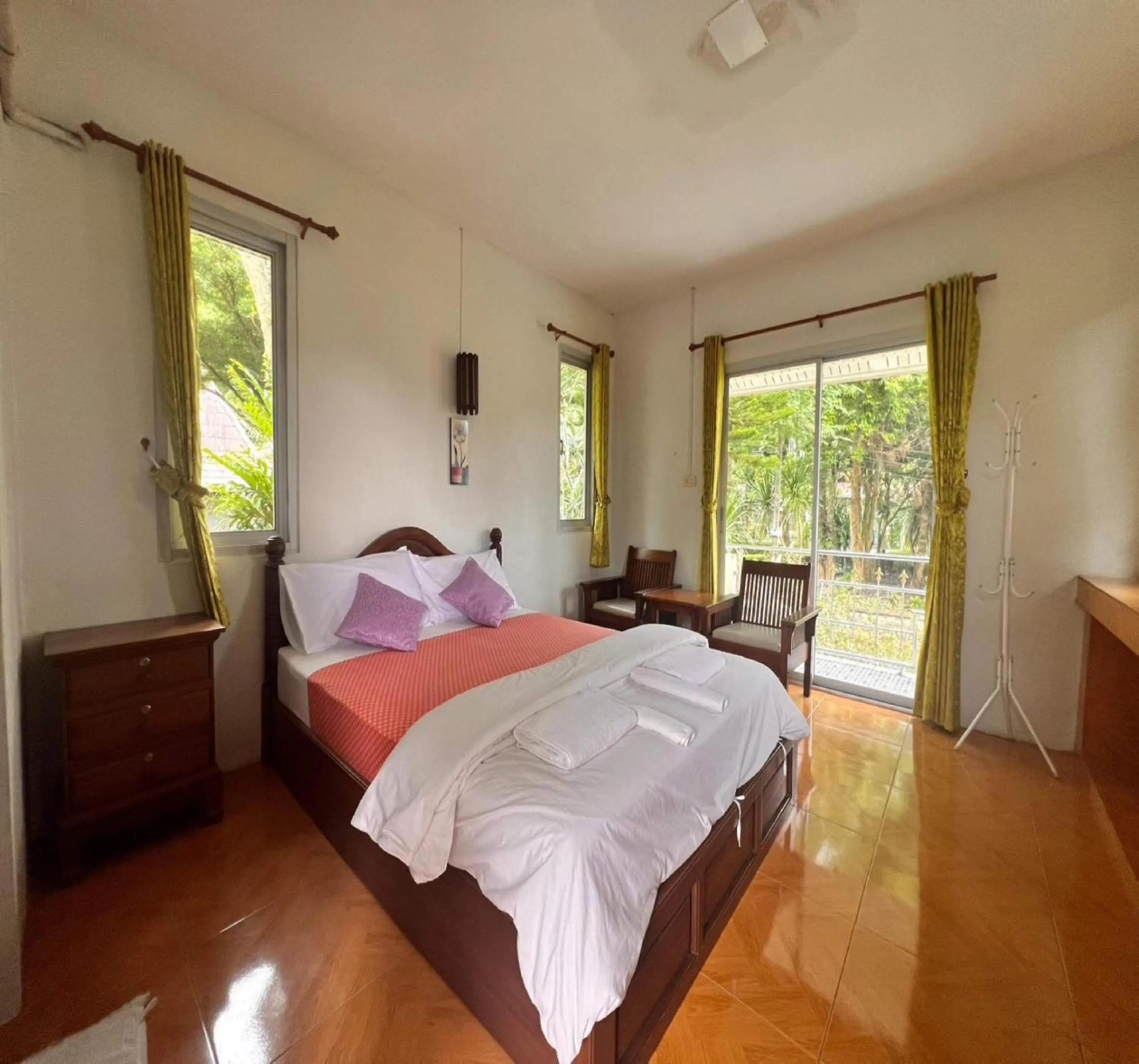 Bedroom, Bed in OYO 75517 Mananchaya Resort