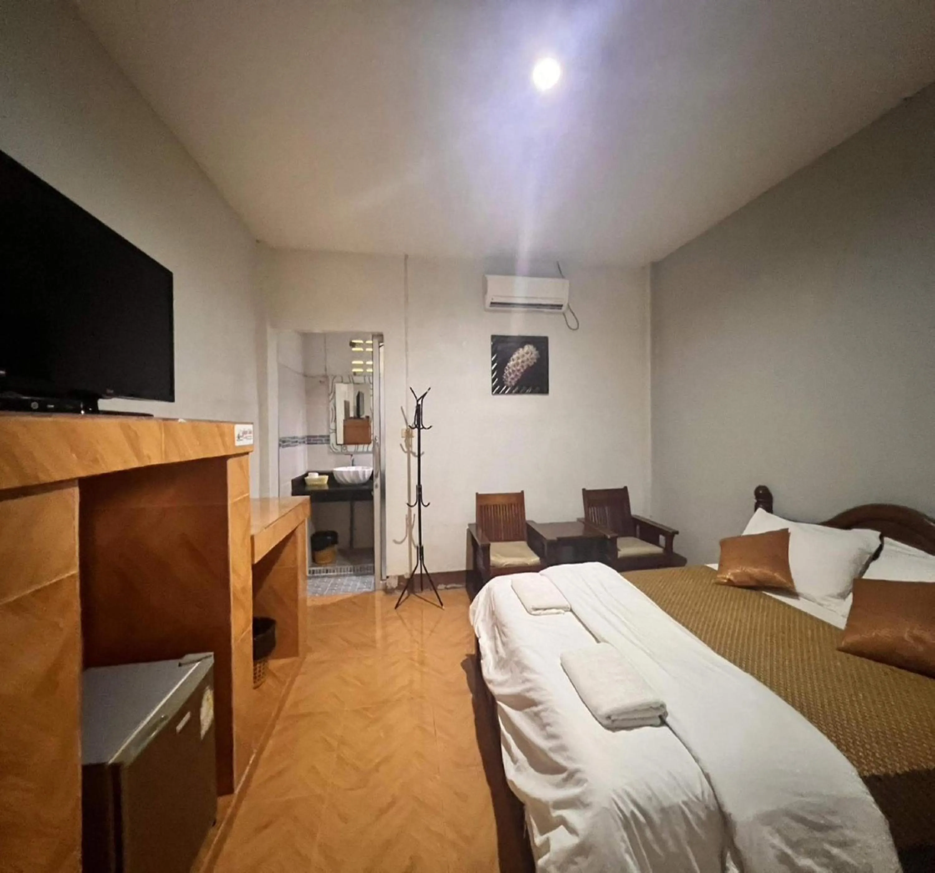 Bedroom, Bed in OYO 75517 Mananchaya Resort