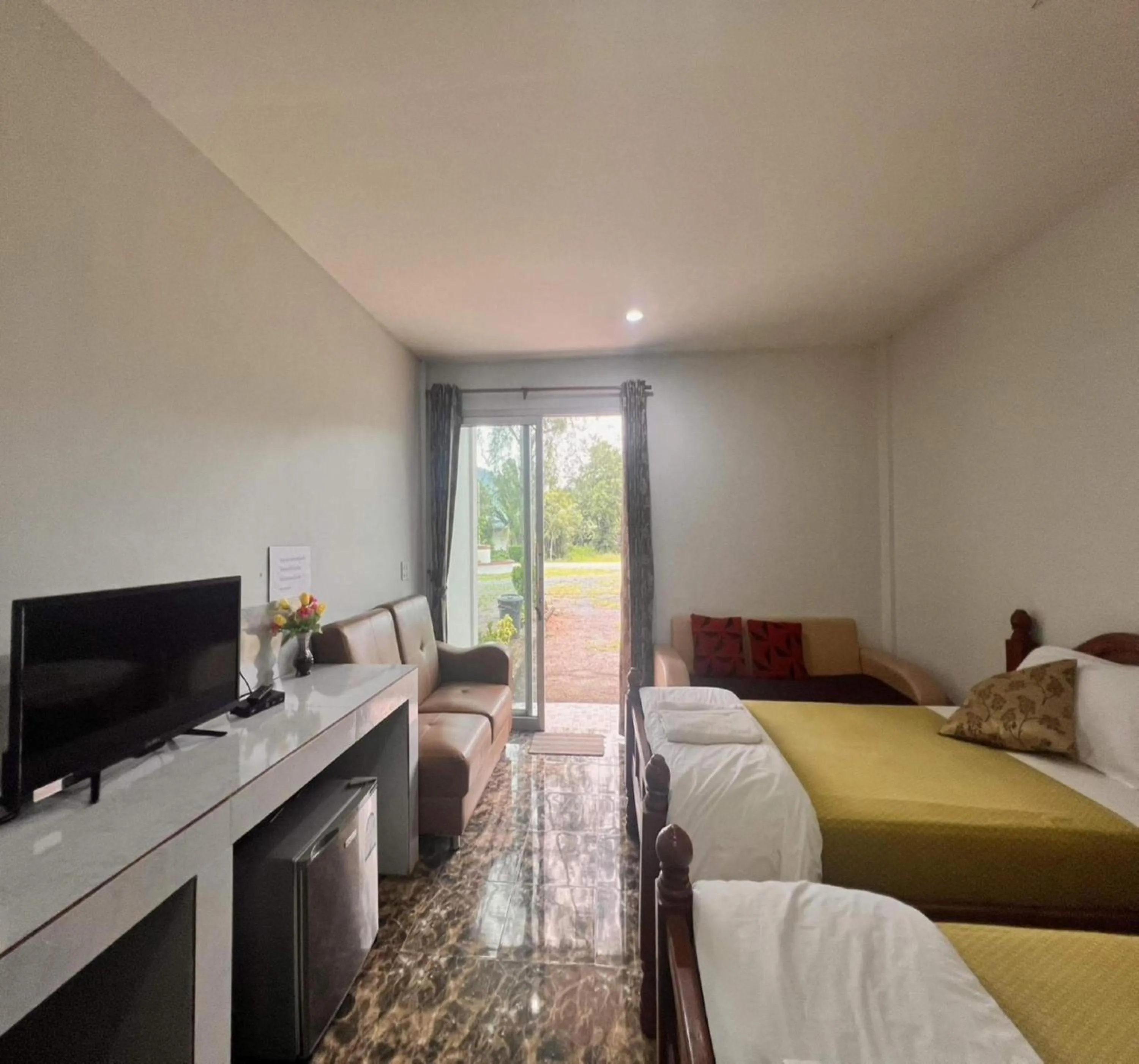 View (from property/room), Bed in OYO 75517 Mananchaya Resort