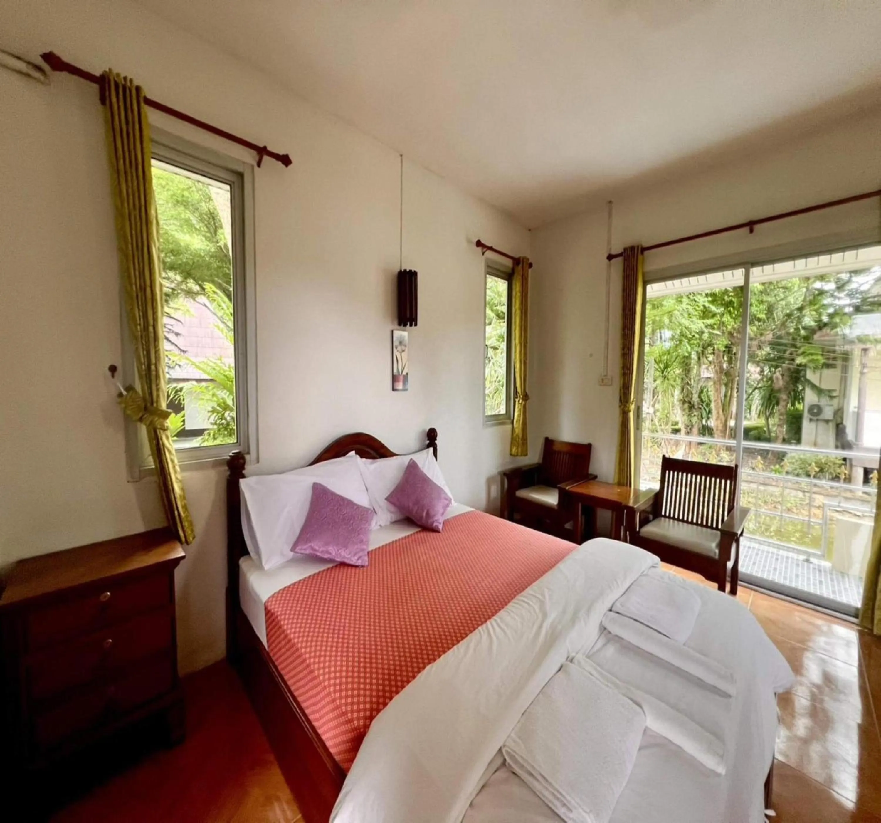 Bedroom, Bed in OYO 75517 Mananchaya Resort