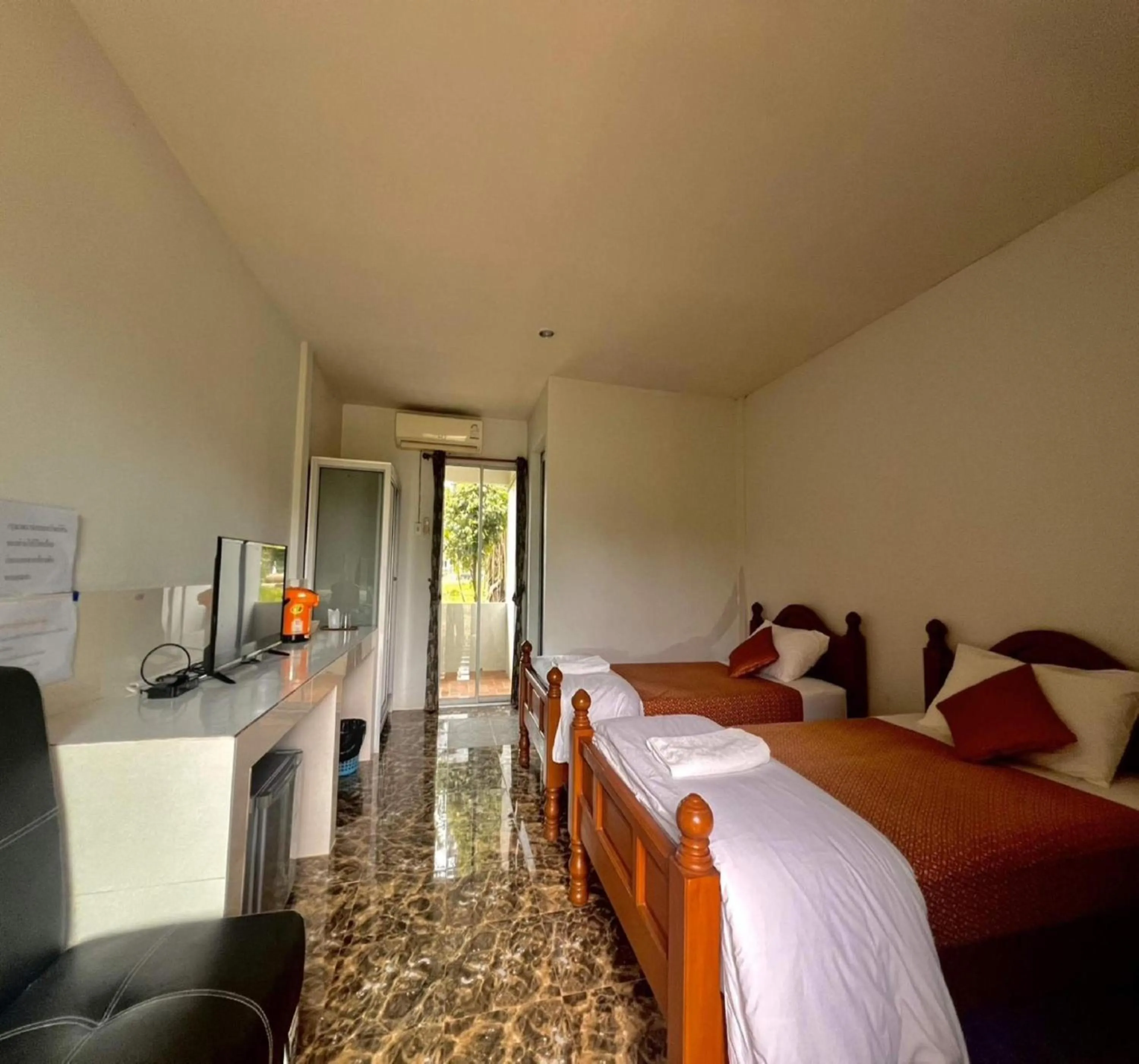 Bedroom, Bed in OYO 75517 Mananchaya Resort