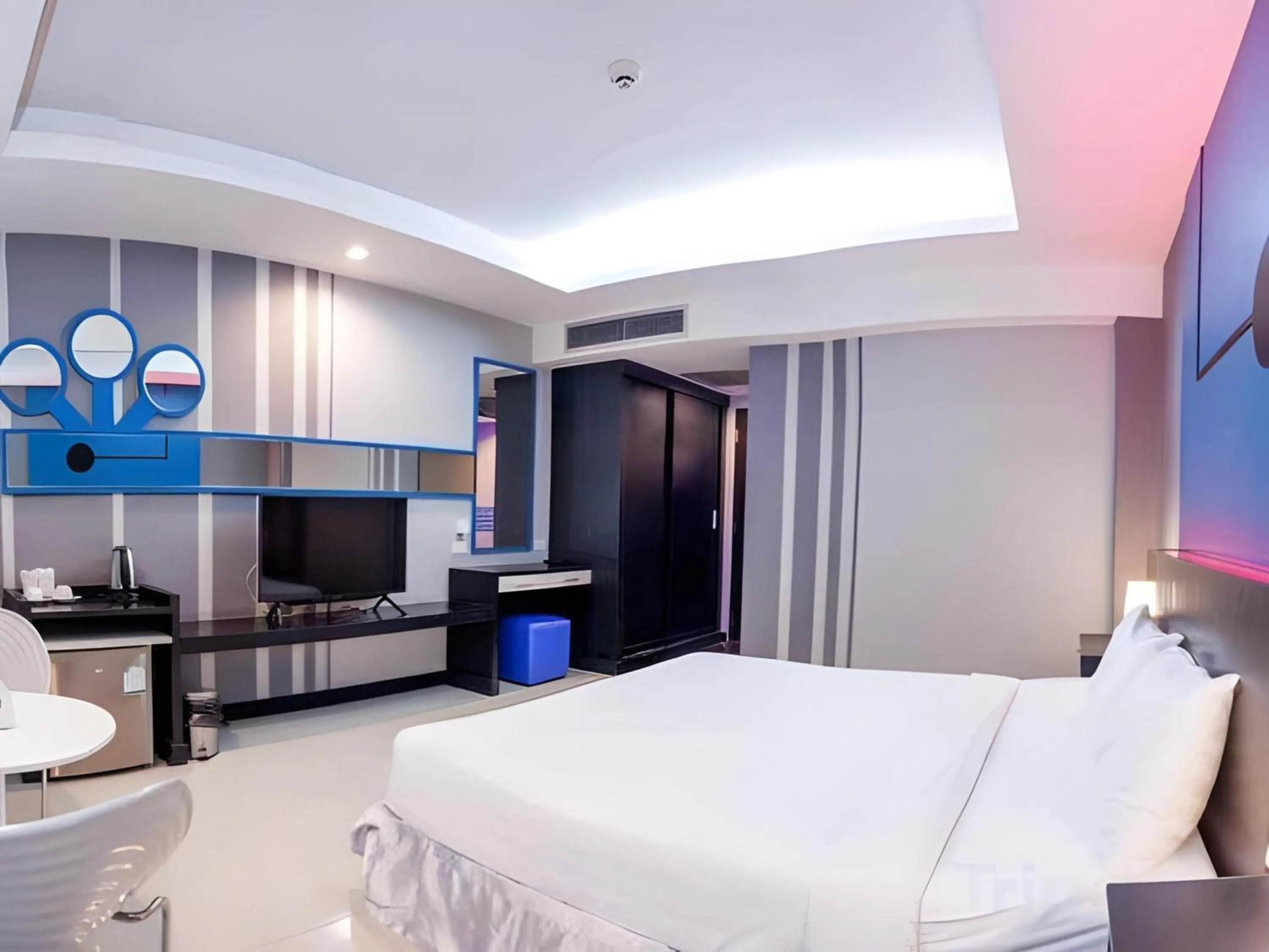 Photo of the whole room, Bed in Marian Kisad Hotel