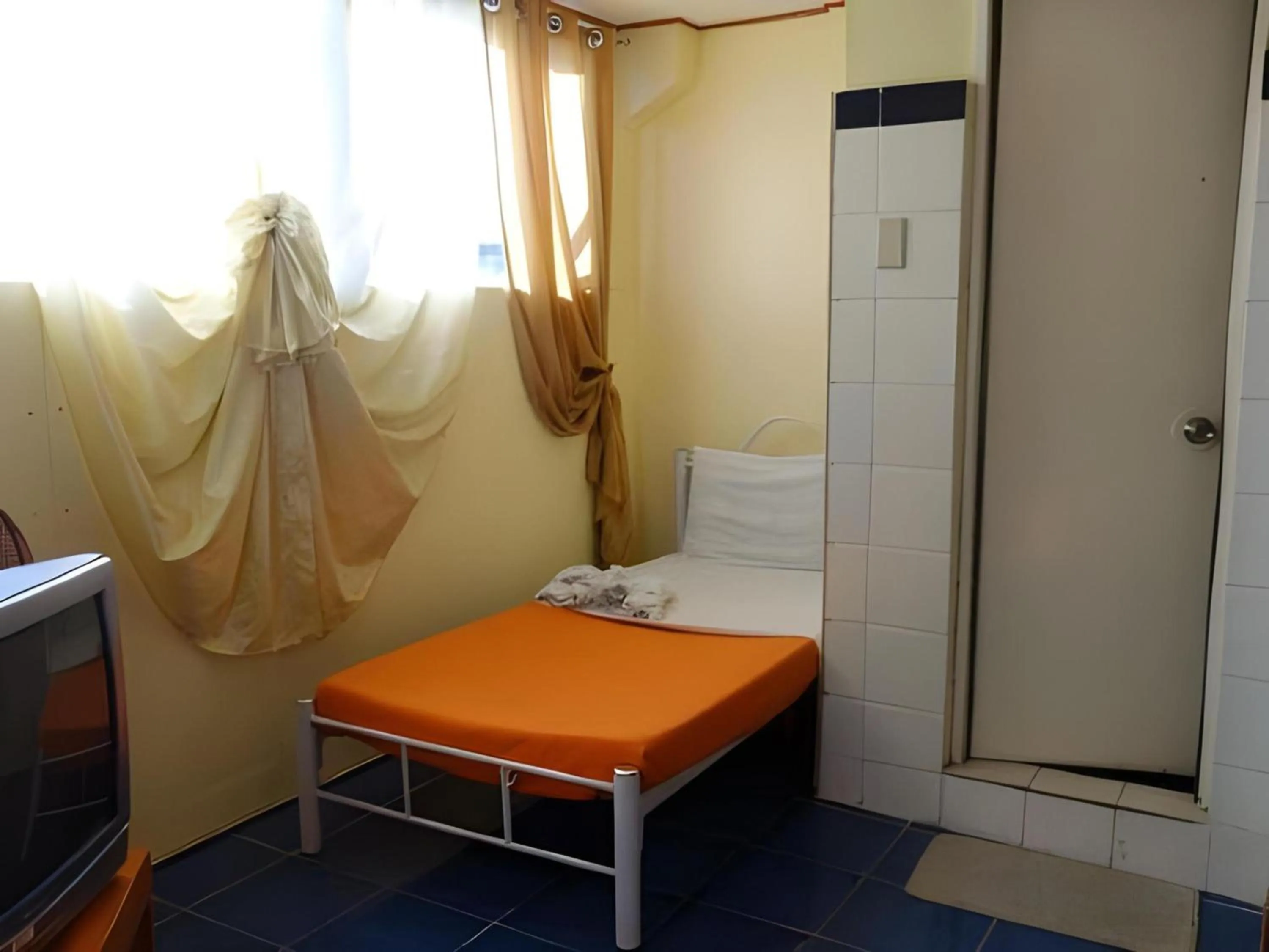 Photo of the whole room, Bed in Marian Palazz Hotel