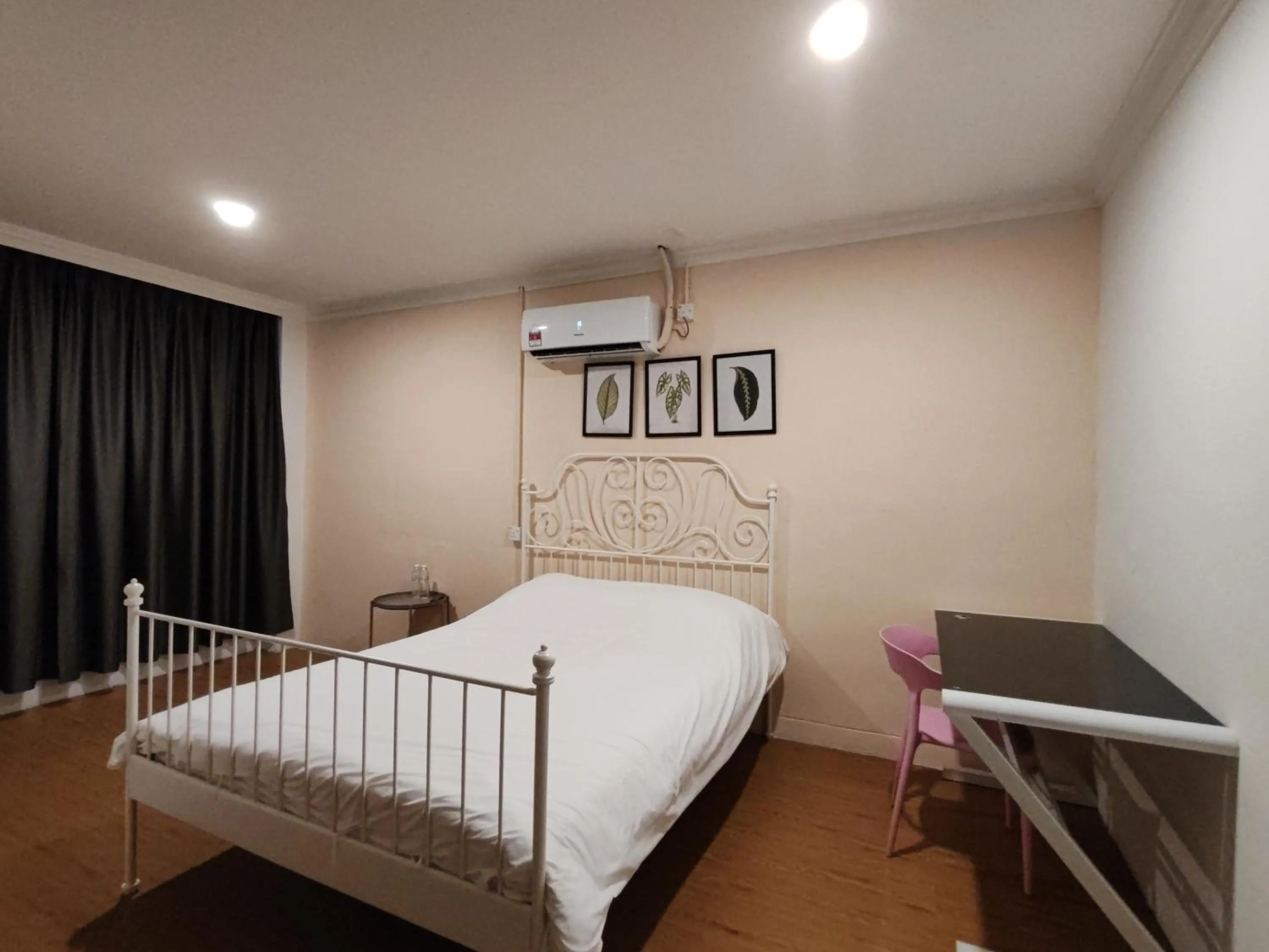 Bedroom, Bed in Songtam Hotel