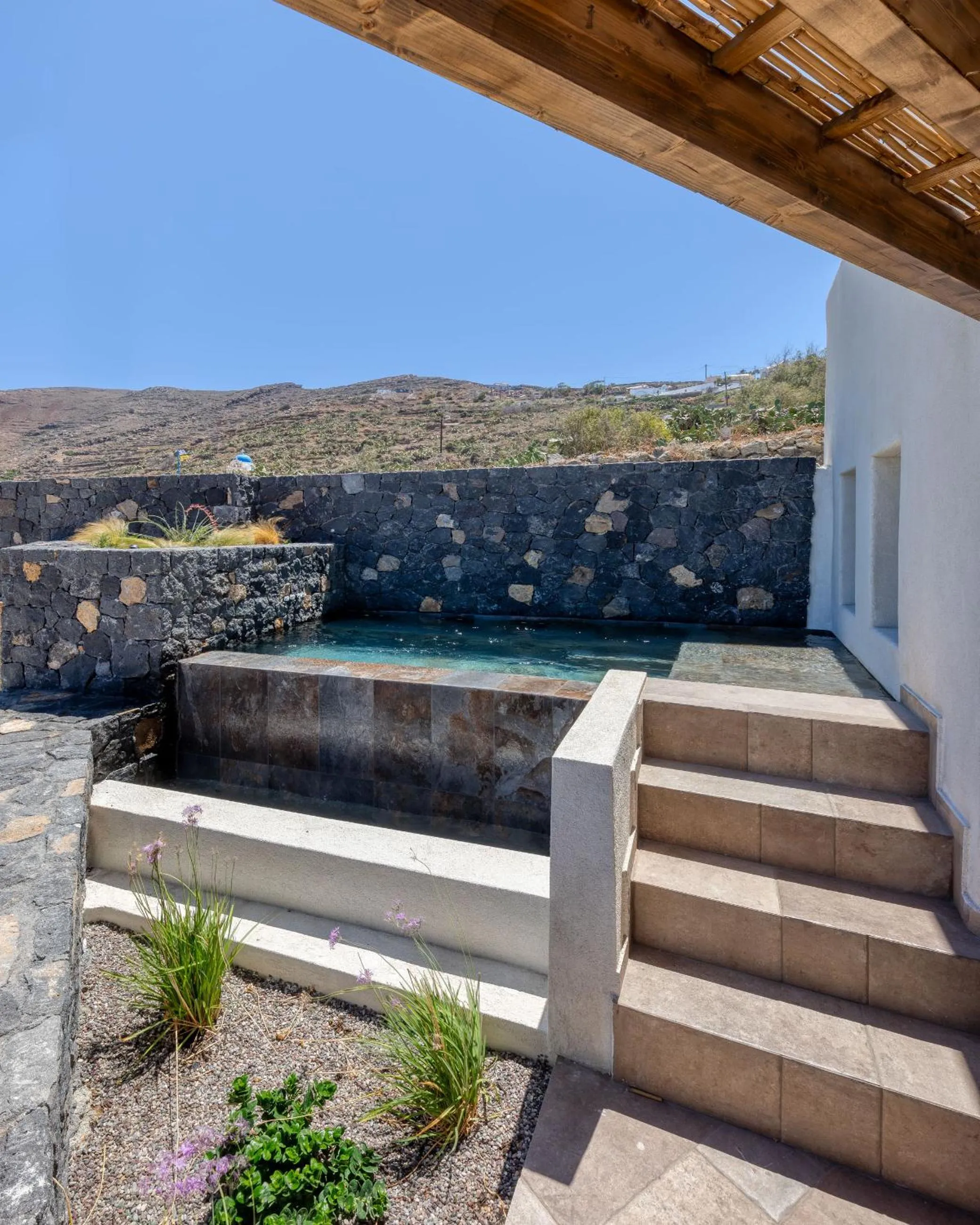 View (from property/room) in Klοstrá