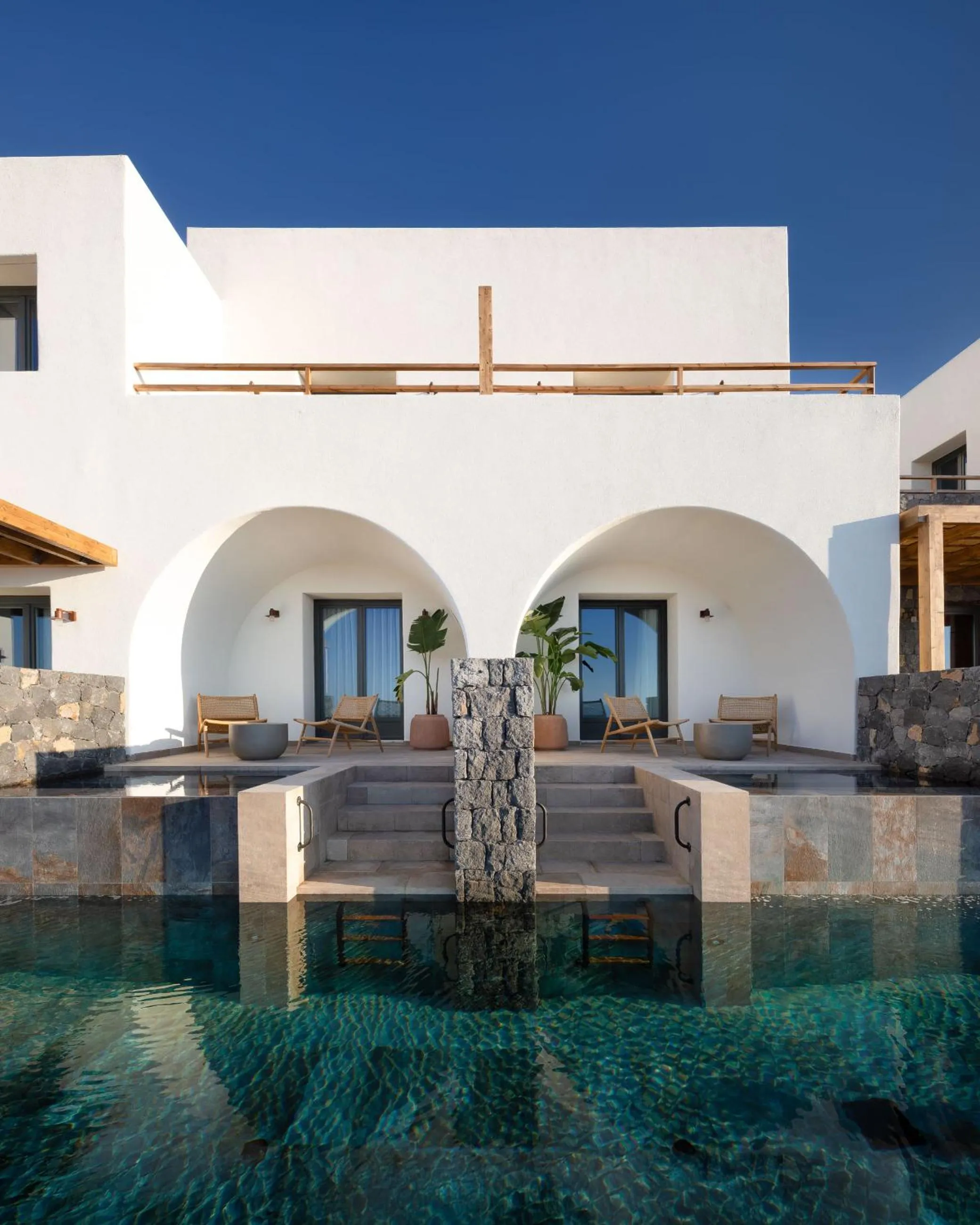 Swimming pool in Klοstrá