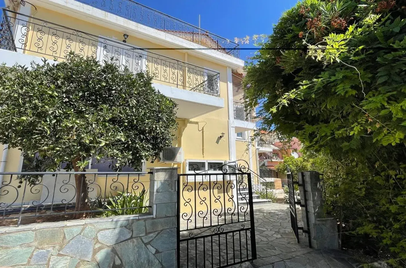 Mariannis Studios Mariannis Studios