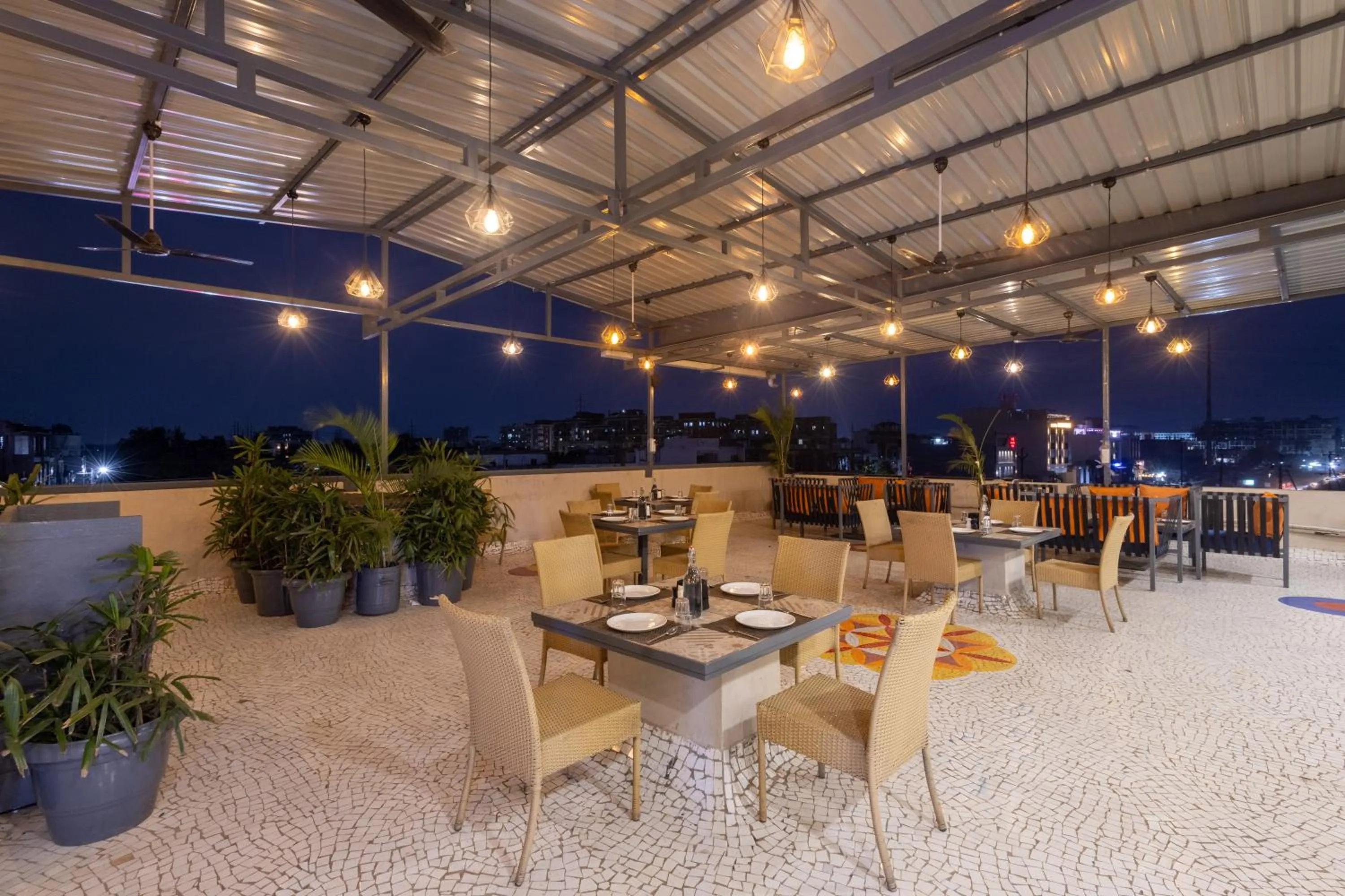 Pravasa Stay Near Luv Kush Square