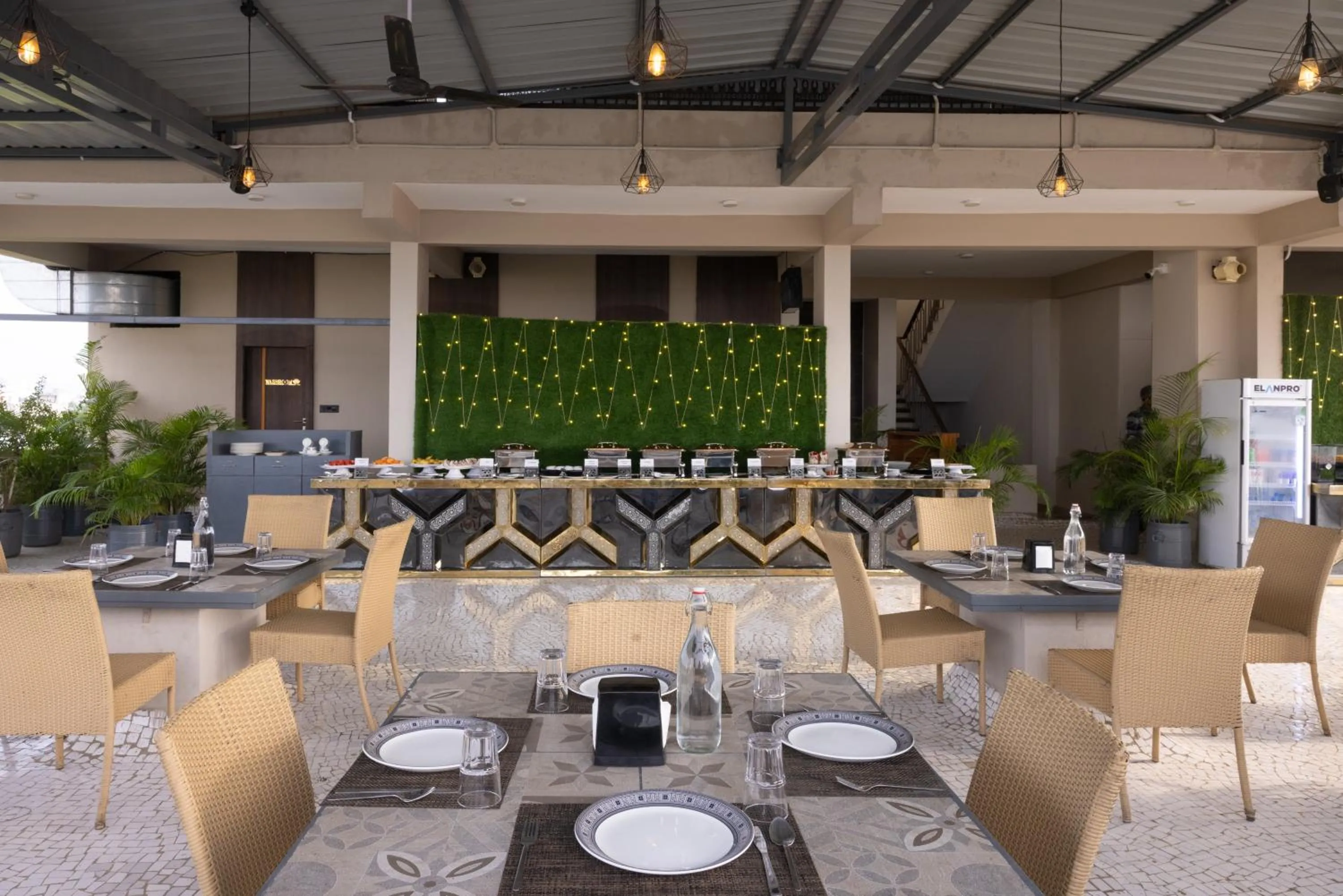 Pravasa Stay Near Luv Kush Square