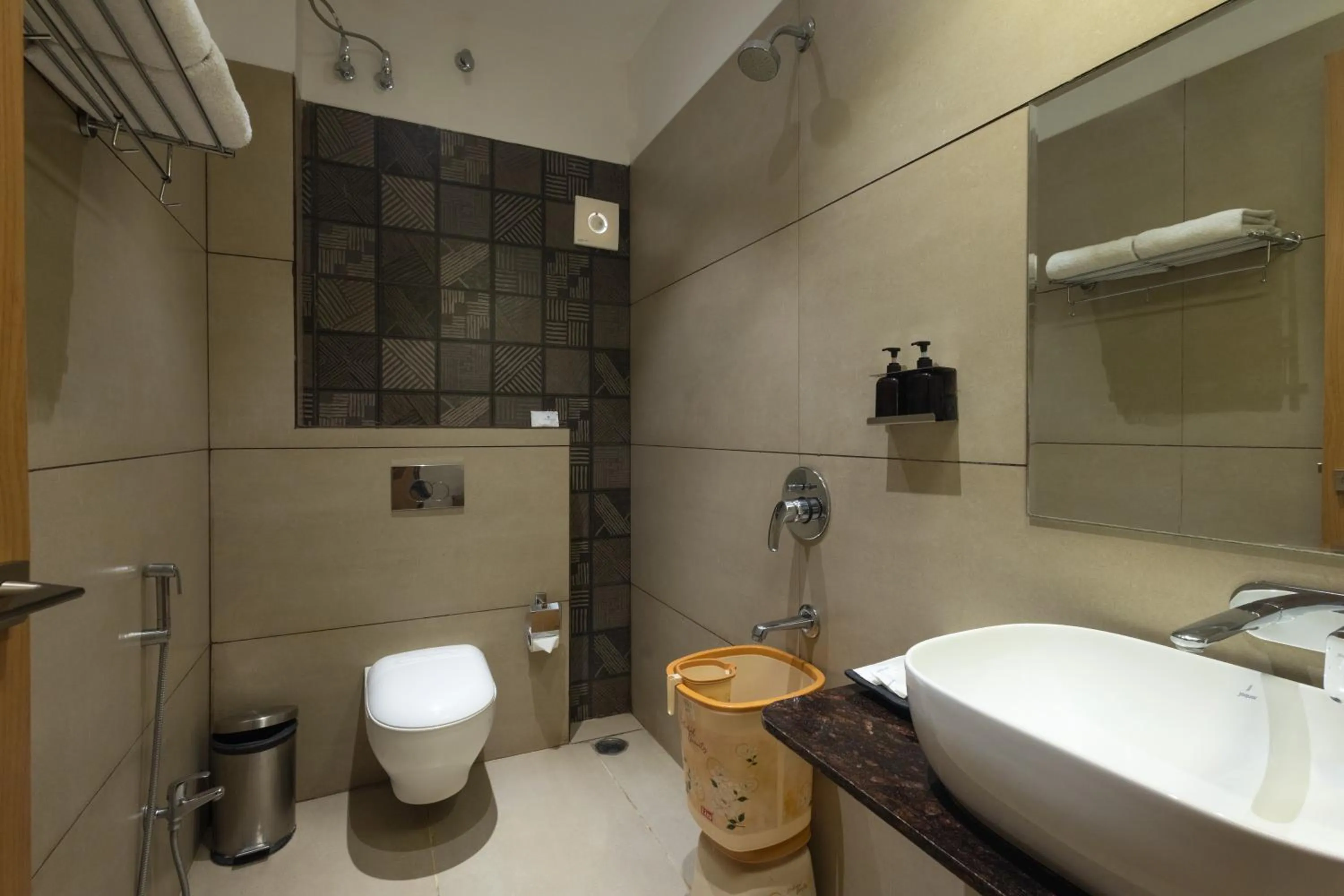 Pravasa Stay Near Luv Kush Square