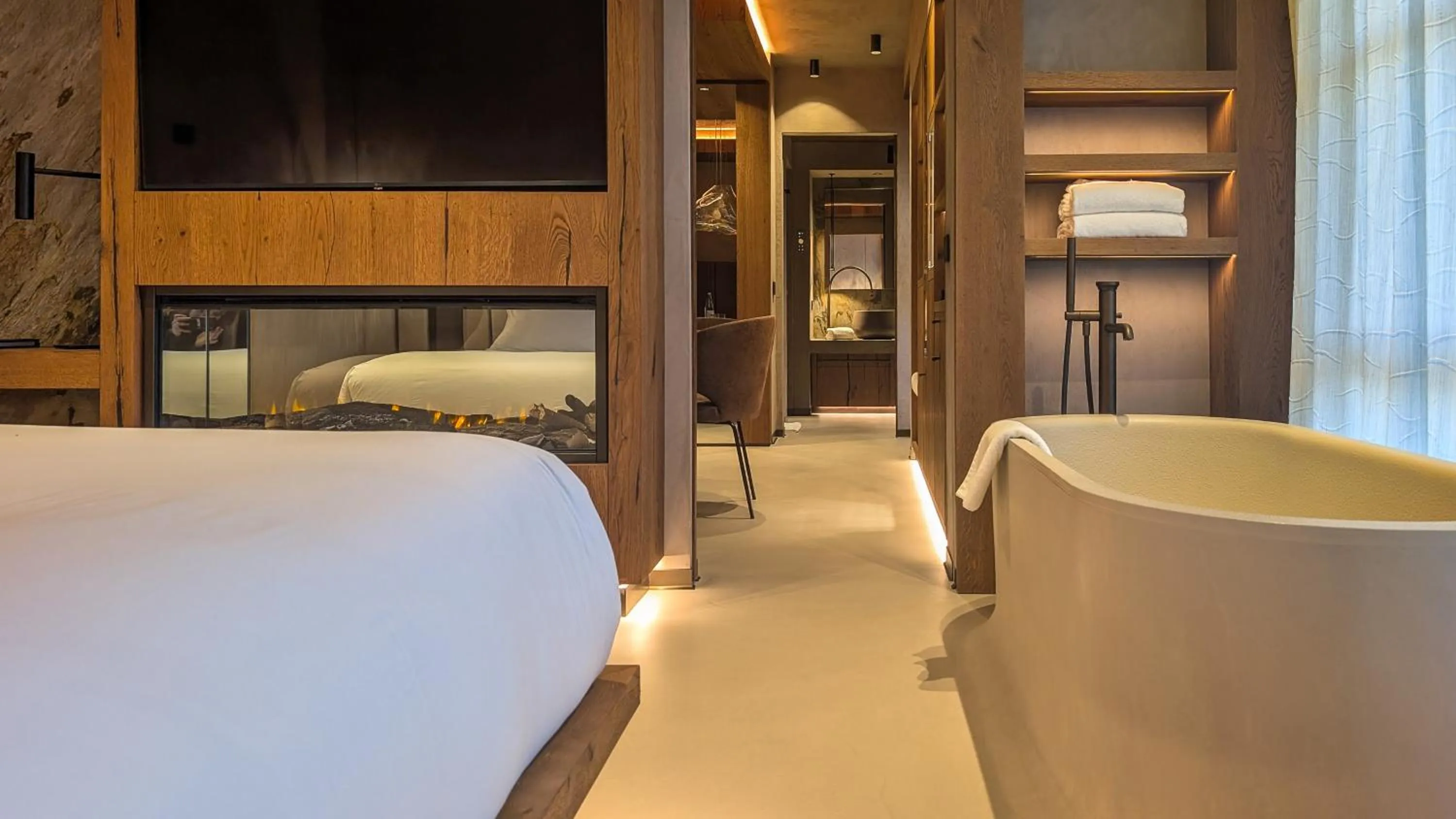 Photo of the whole room, Bed in Mohe Boutique Hotel