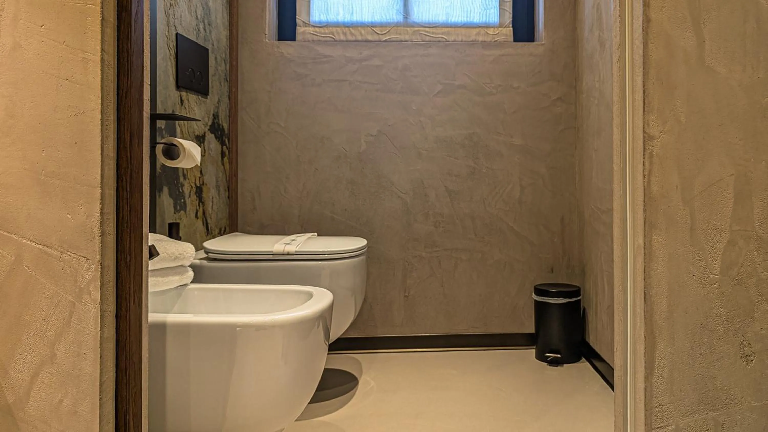 Toilet in Mohe Boutique Hotel