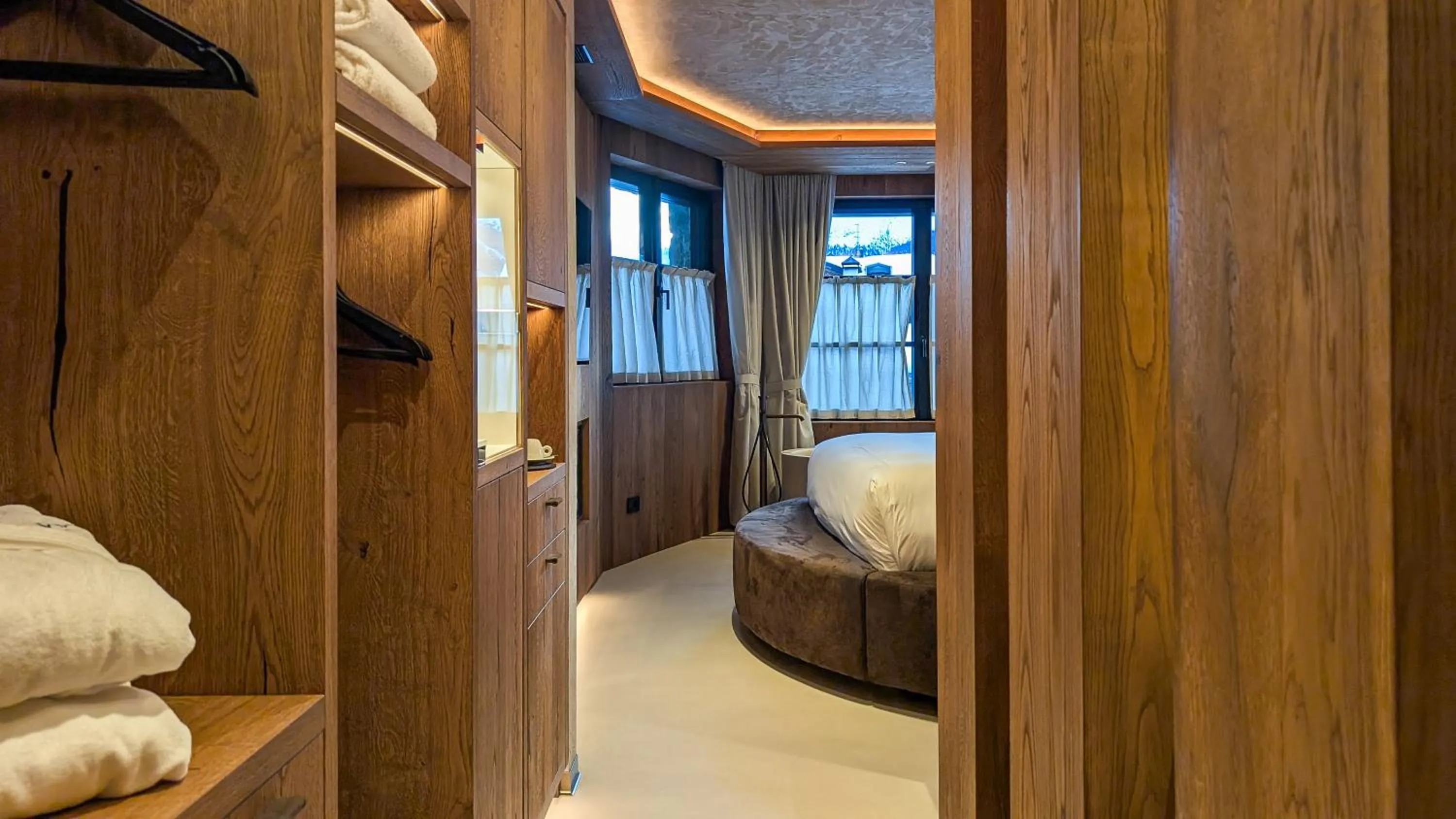 Photo of the whole room, Bed in Mohe Boutique Hotel