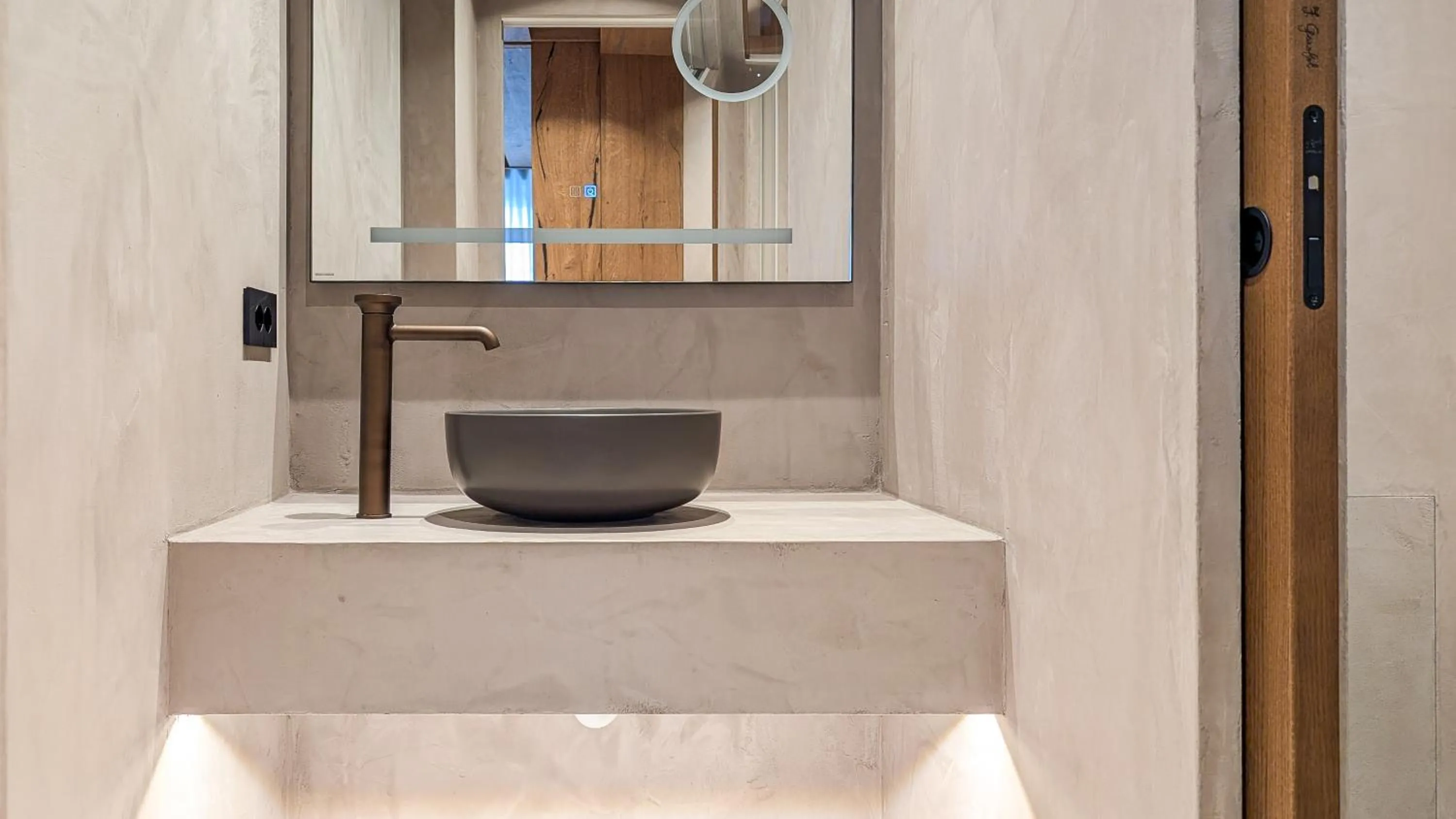 Bathroom in Mohe Boutique Hotel