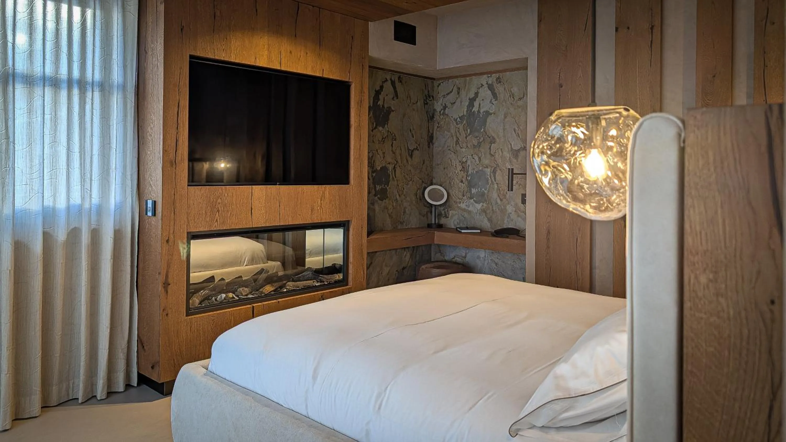 TV and multimedia, Bed in Mohe Boutique Hotel