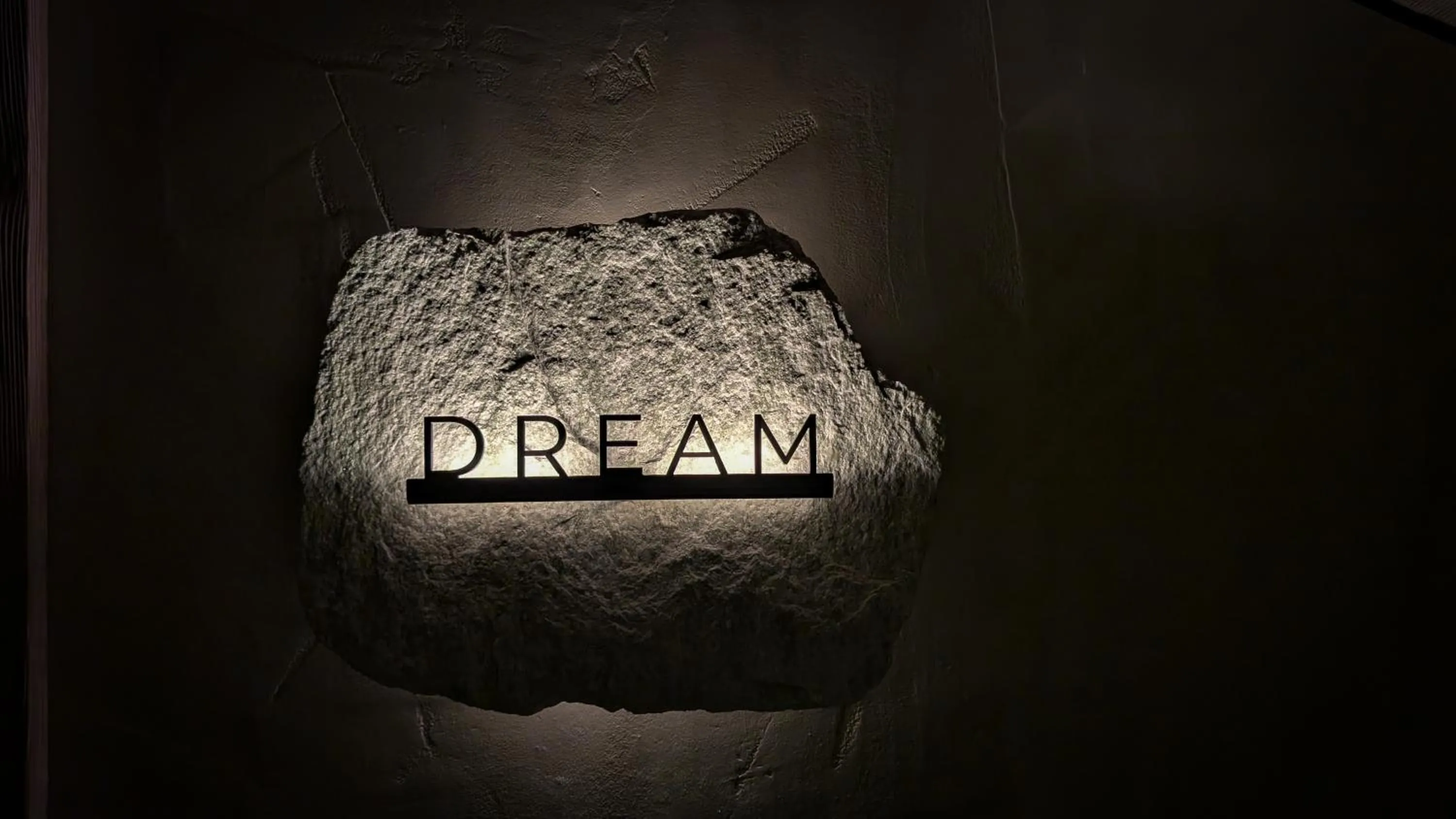 Text overlay in Mohe Boutique Hotel