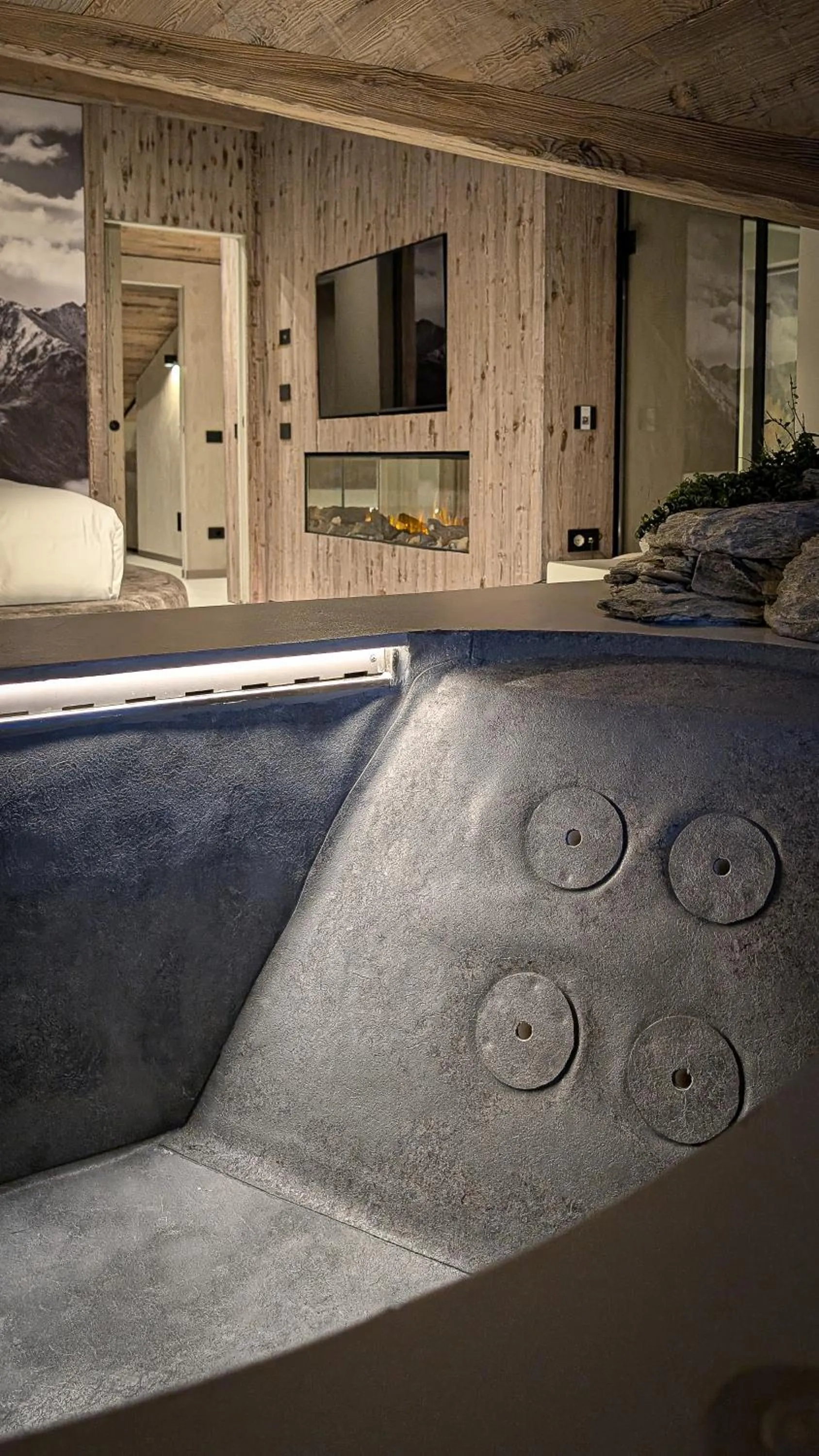 Hot Tub in Mohe Boutique Hotel