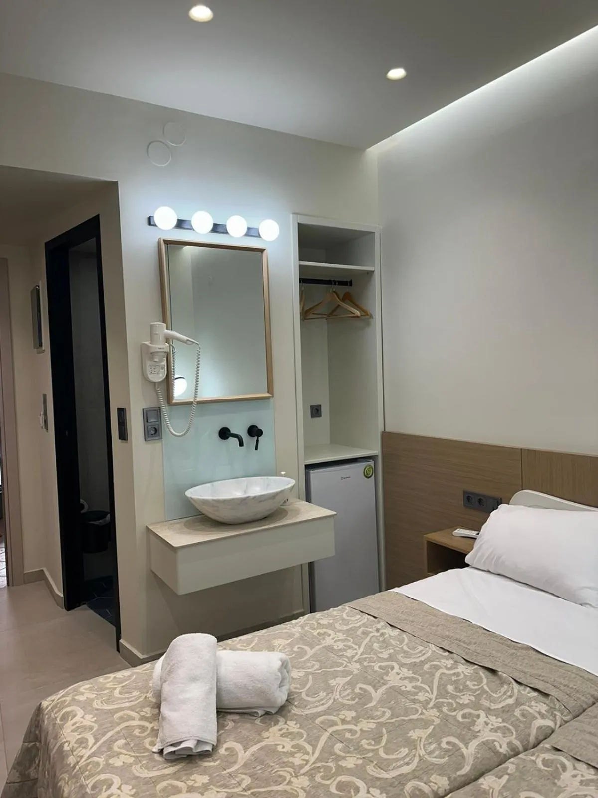 Bedroom, Bed in Anemos