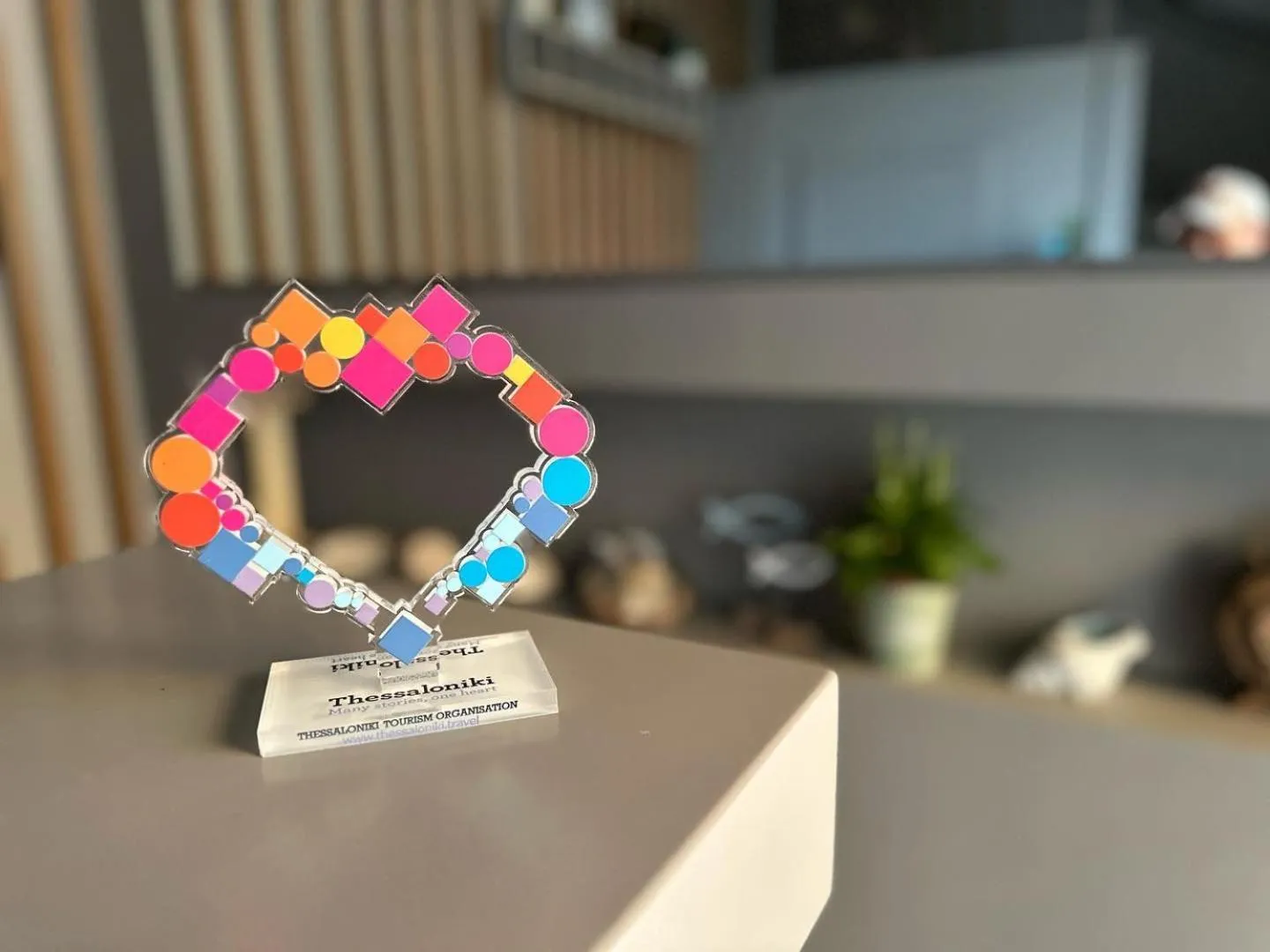 Decorative detail in Anemos