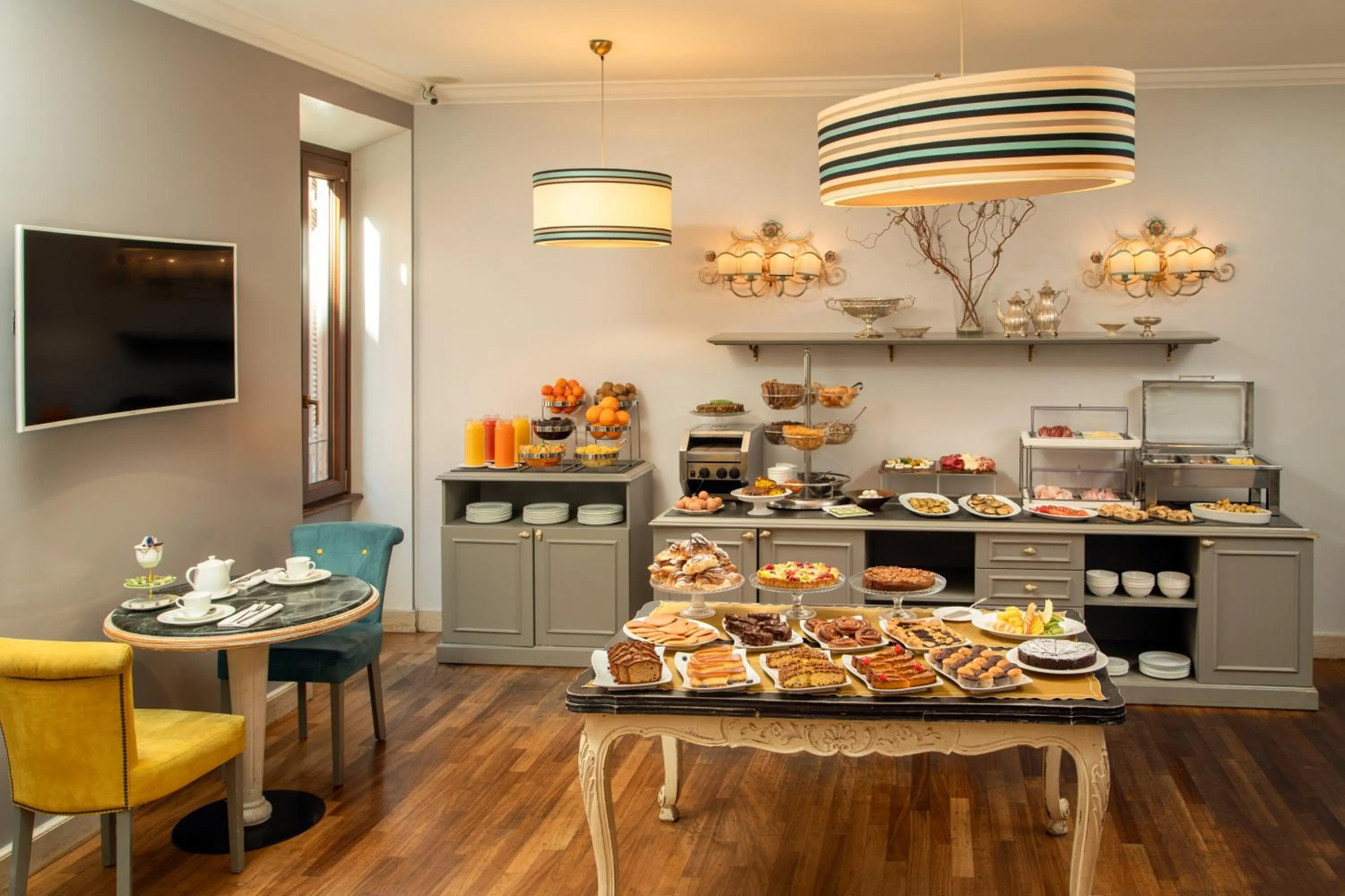 Breakfast in Hotel Mozart