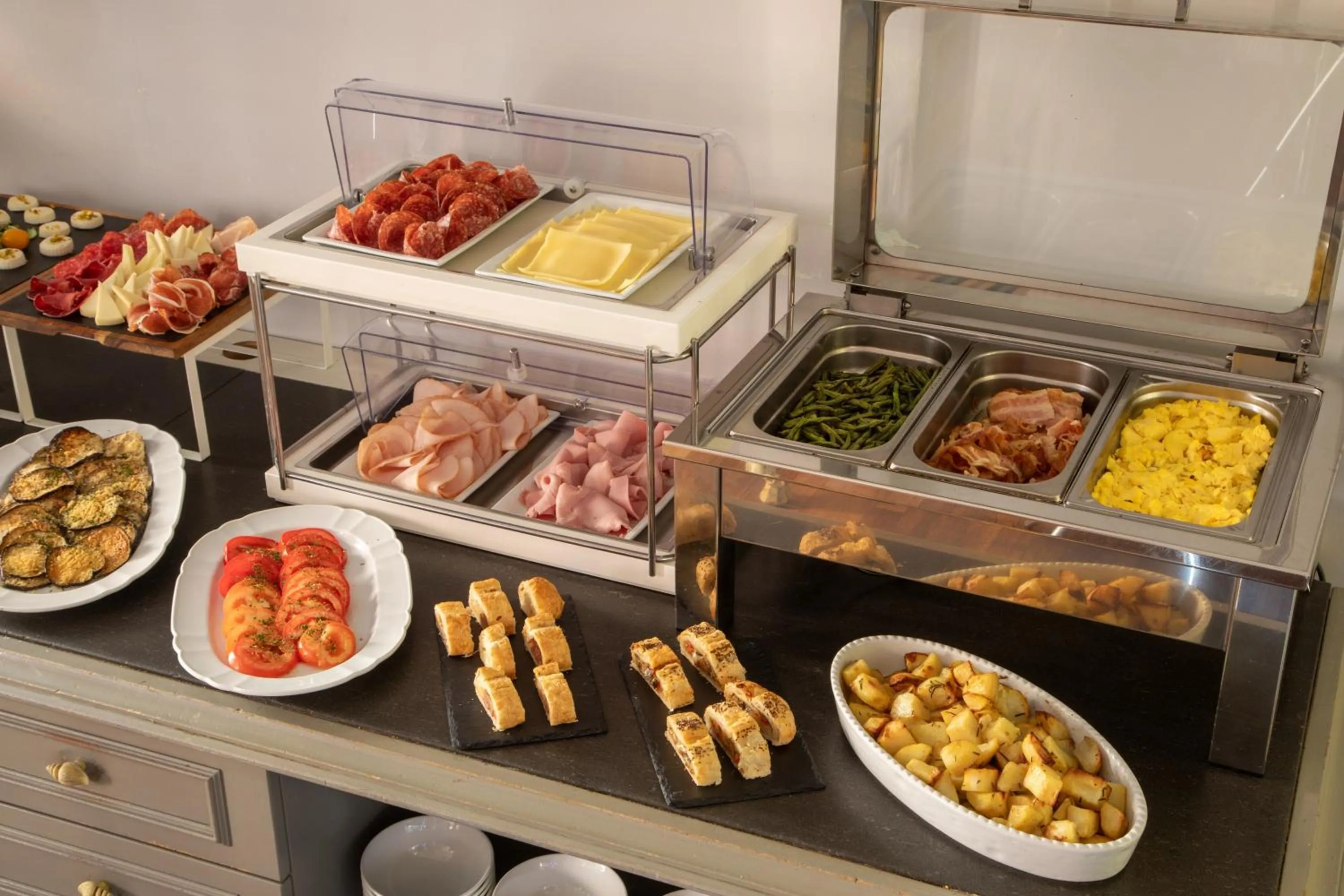 Breakfast in Hotel Mozart