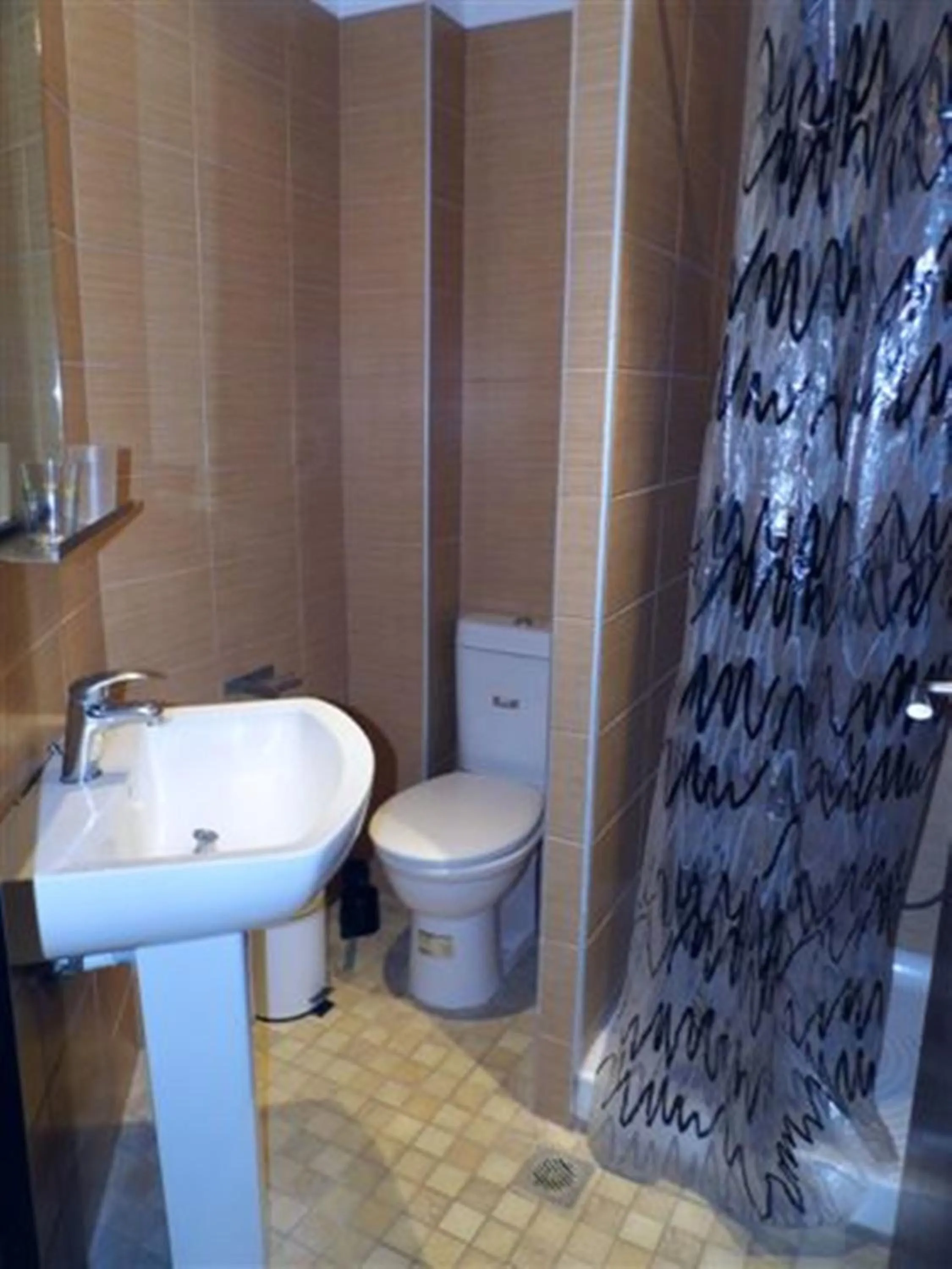 Bathroom in Plaza Hotel