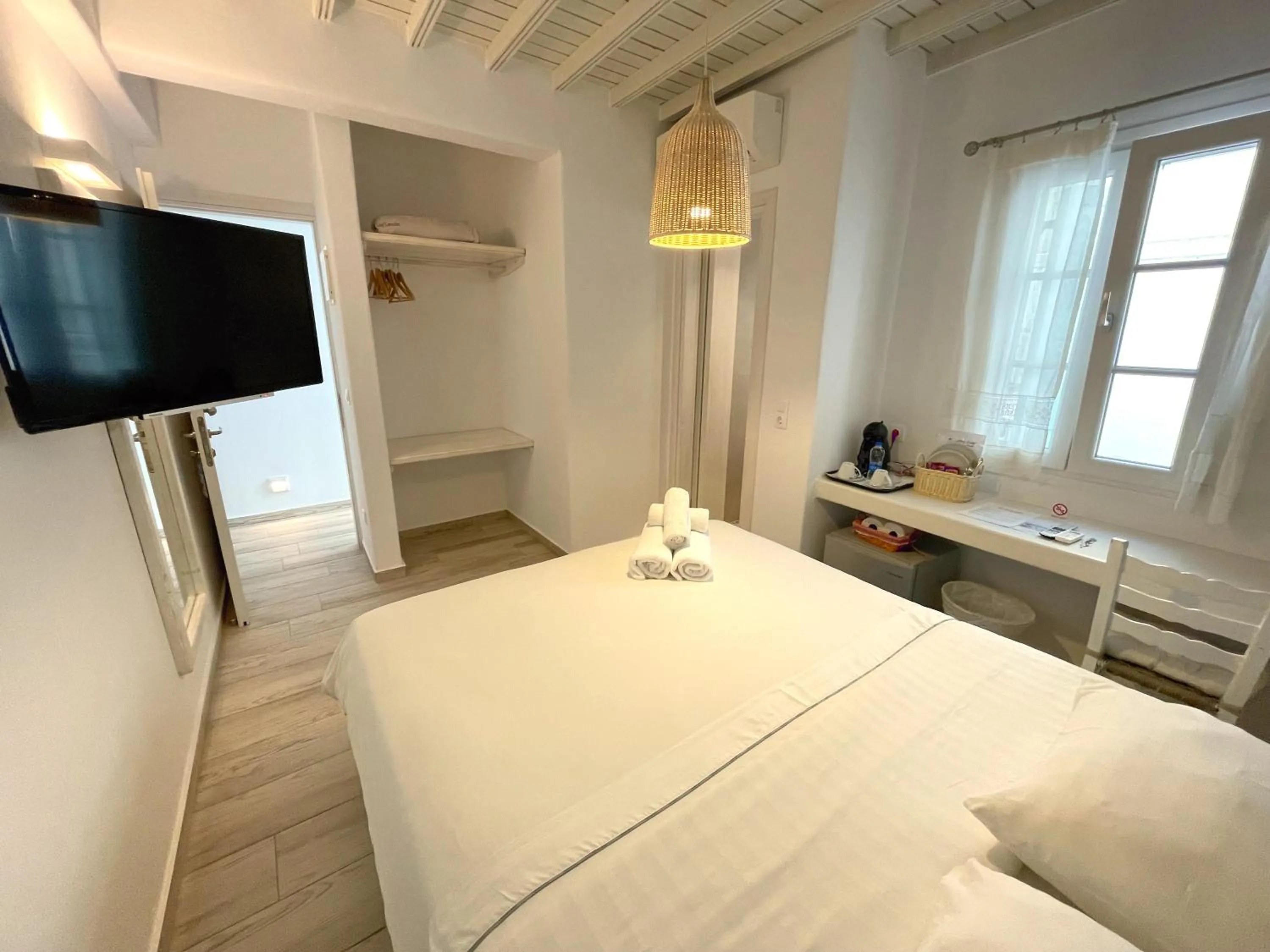 TV and multimedia, Bed in Lefteris