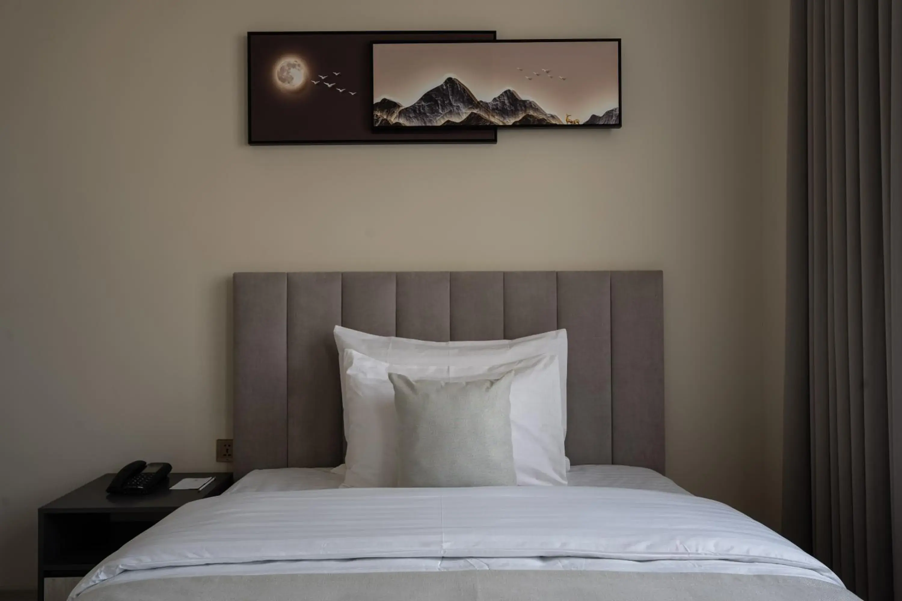 Queen Room - single occupancy in Kiropol Hotel & Restaurant Queen Room - single occupancy in Kiropol Hotel & Restaurant