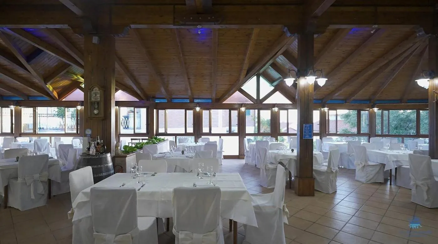 Restaurant/places to eat in Hotel Le Tre Caravelle